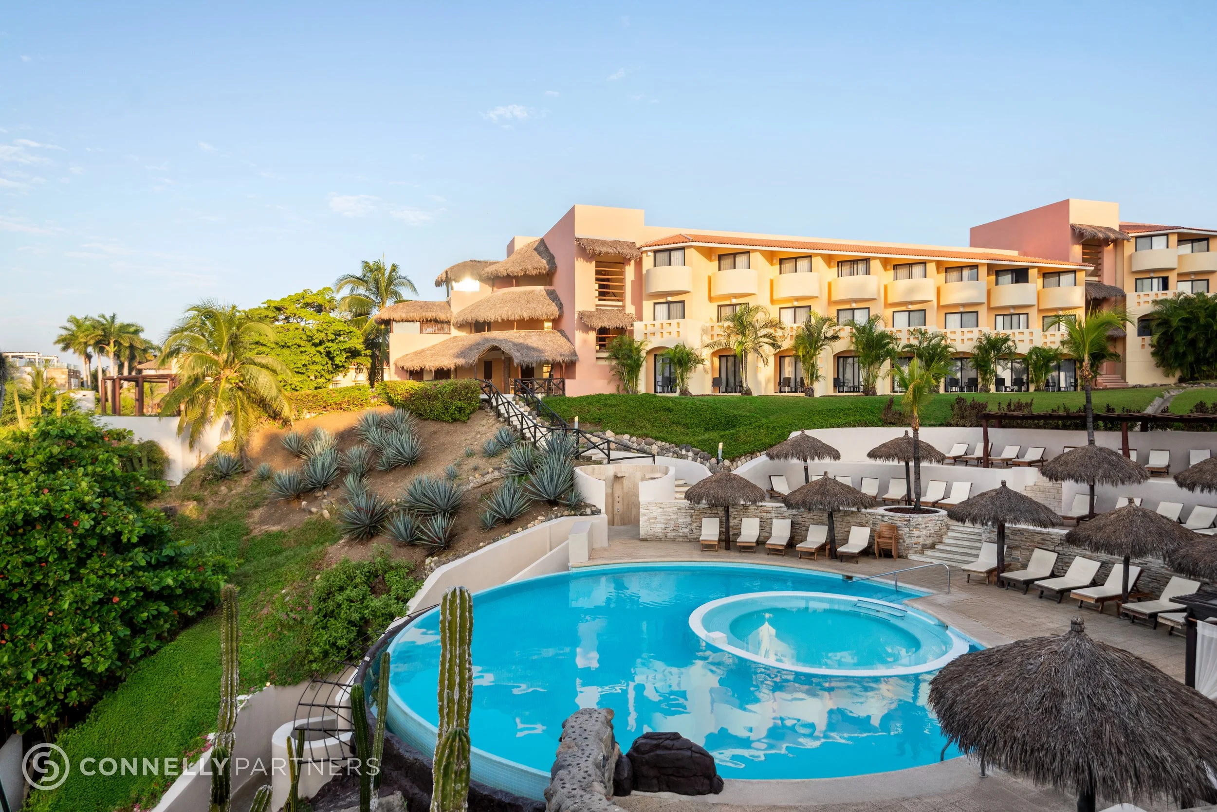 grand-palladium-vallarta-pool-resort-architecture.jpg