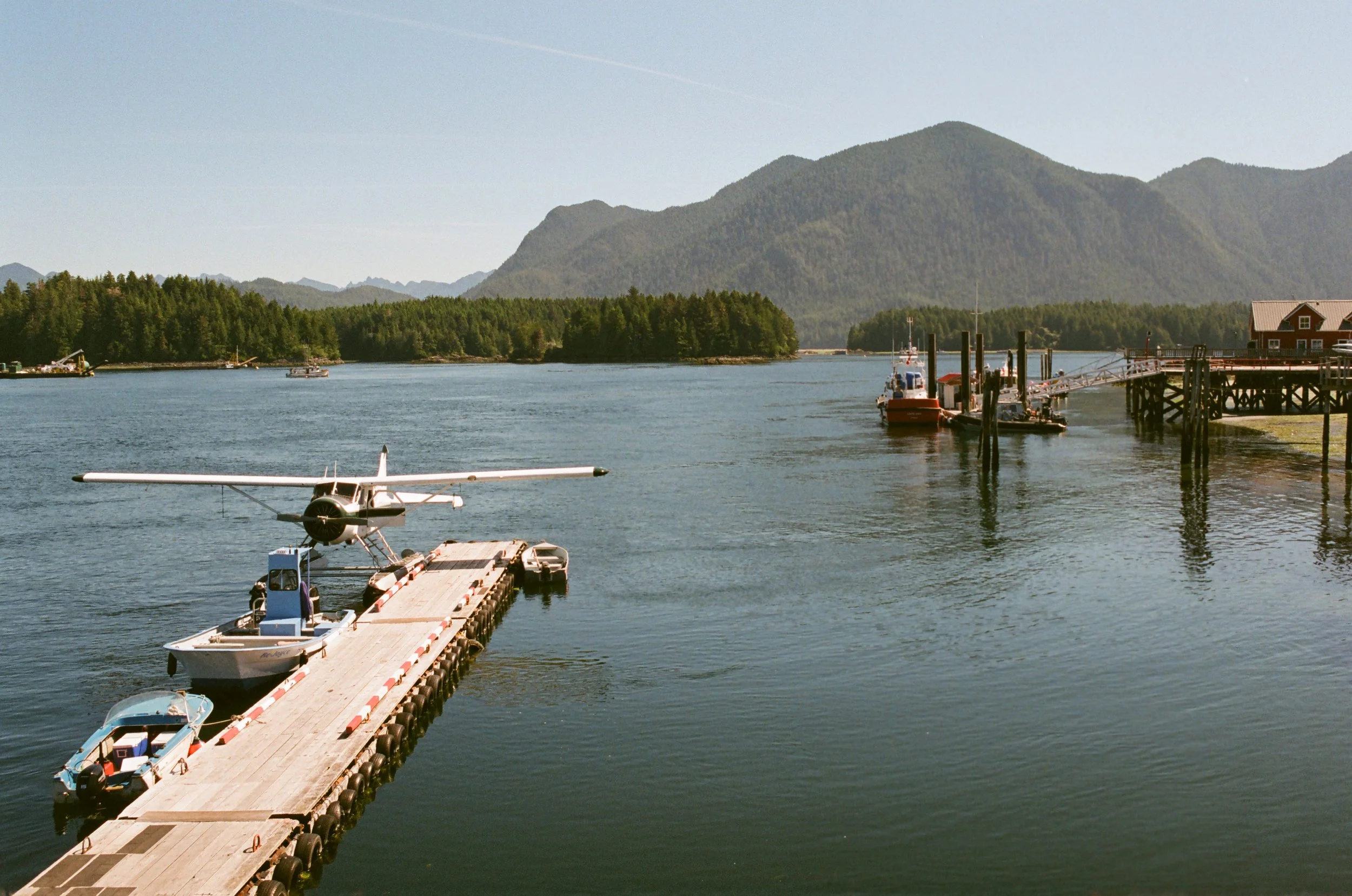 10-tofino-seaplane-dock-harbour-film.jpg