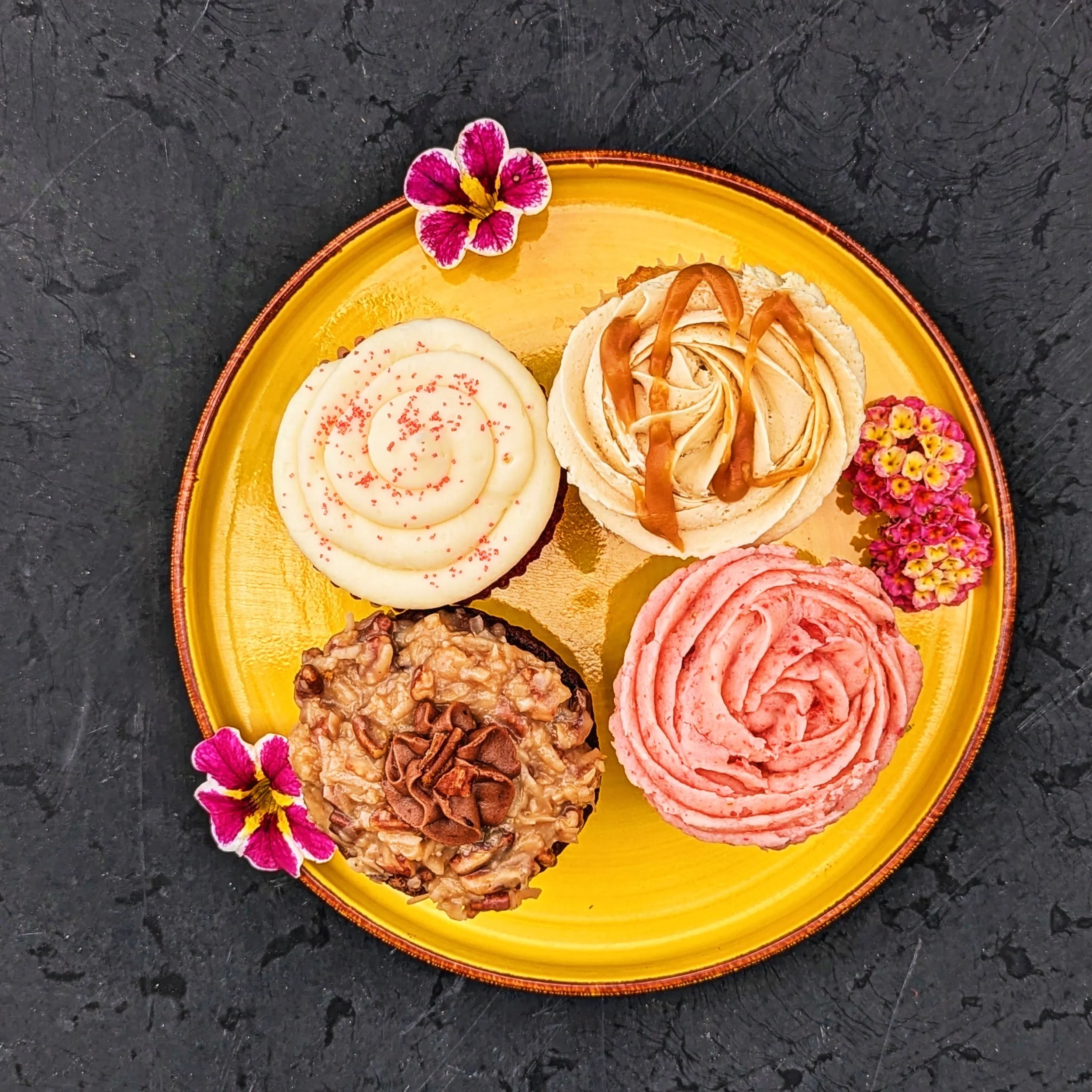 Just hit the shelves at the deli. Whether you need a midday pick-me-up or a treat for later, these are ready for you.

​Lemon Curd 🍋

​Salted Caramel 🥨

​Strawberry 🍓

​Chocolate Pecan 🍫

#HMCKitchen #CupcakeGoals #EatLocal
