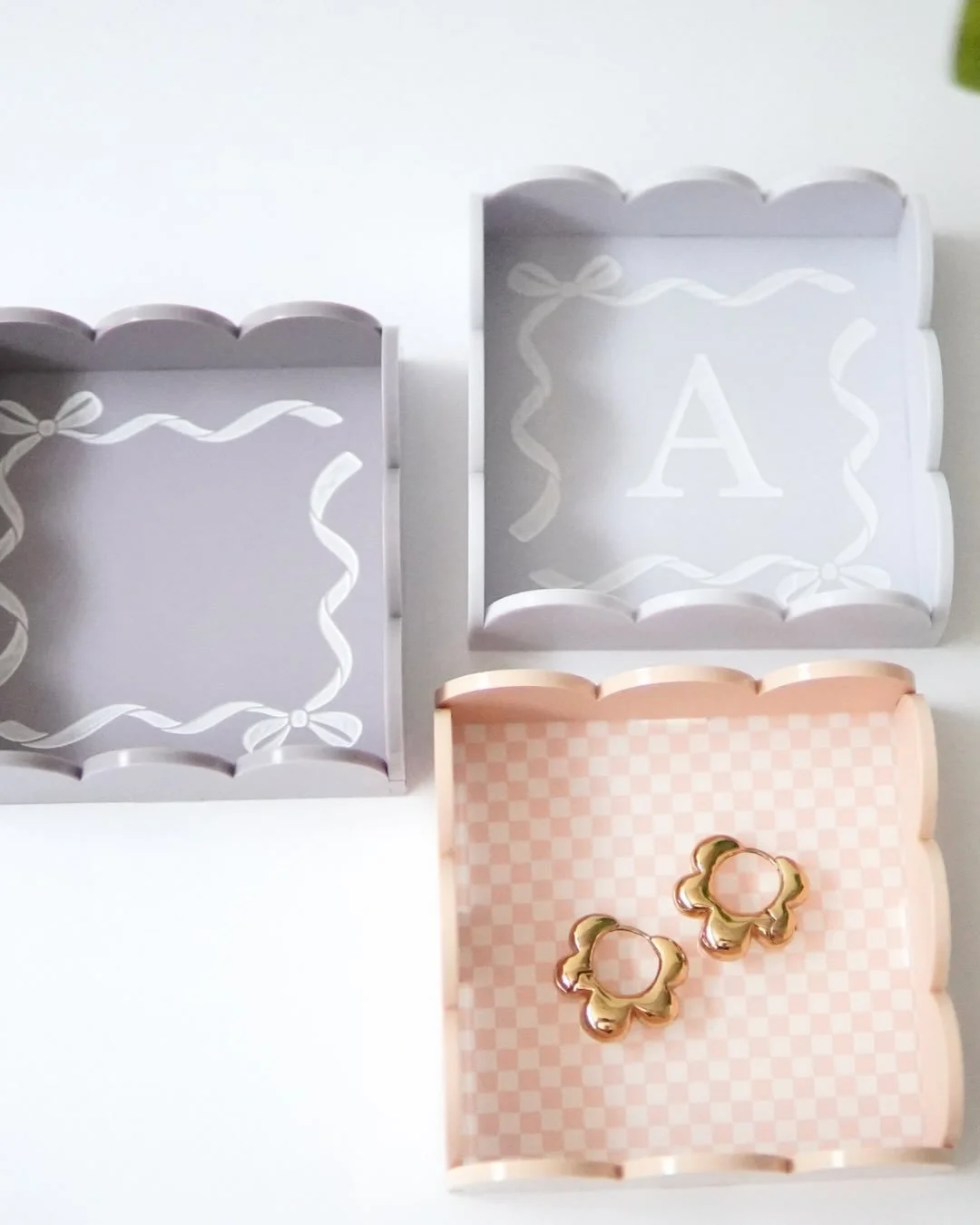 These acrylic jewelry trays are the kind of &ldquo;little&rdquo; product that quietly becomes a top seller 💍✨

Simple, sleek, and customizable, they&rsquo;re perfect for rings, earrings, &amp; everyday essentials!

If you&rsquo;ve been looking for a