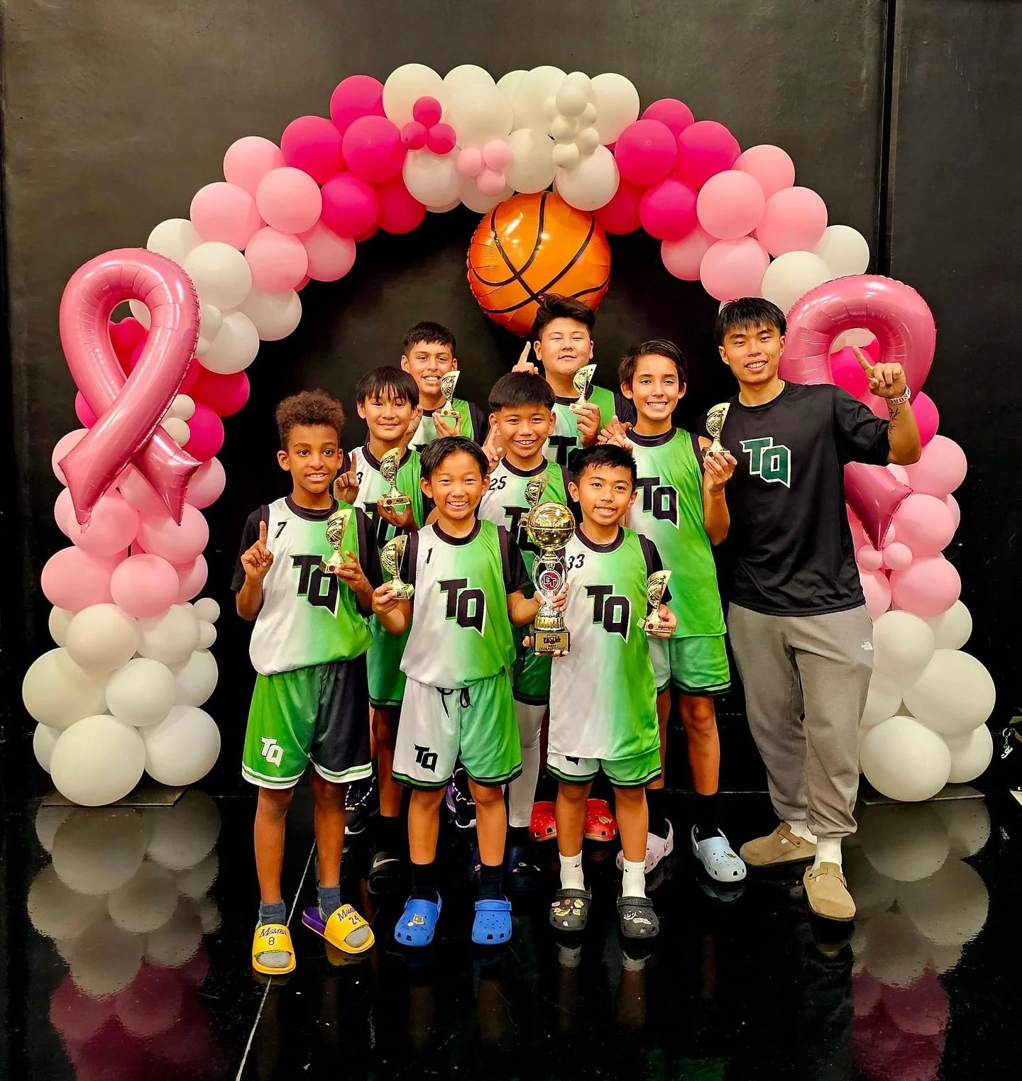 TQ CHAMPS 🏆 

TQ 11u Black 
TQ 11u Green