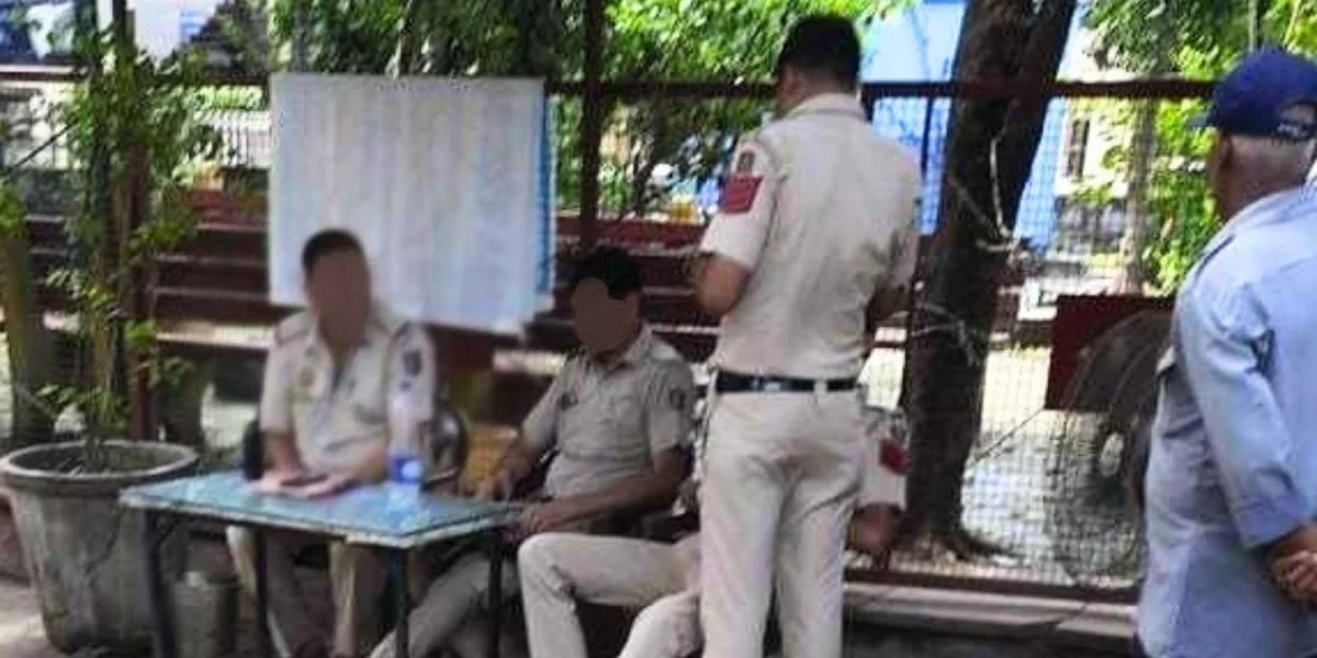 Delhi Police Camps Inside DU Student Activists' House, Bars Them from Leaving During PM Event