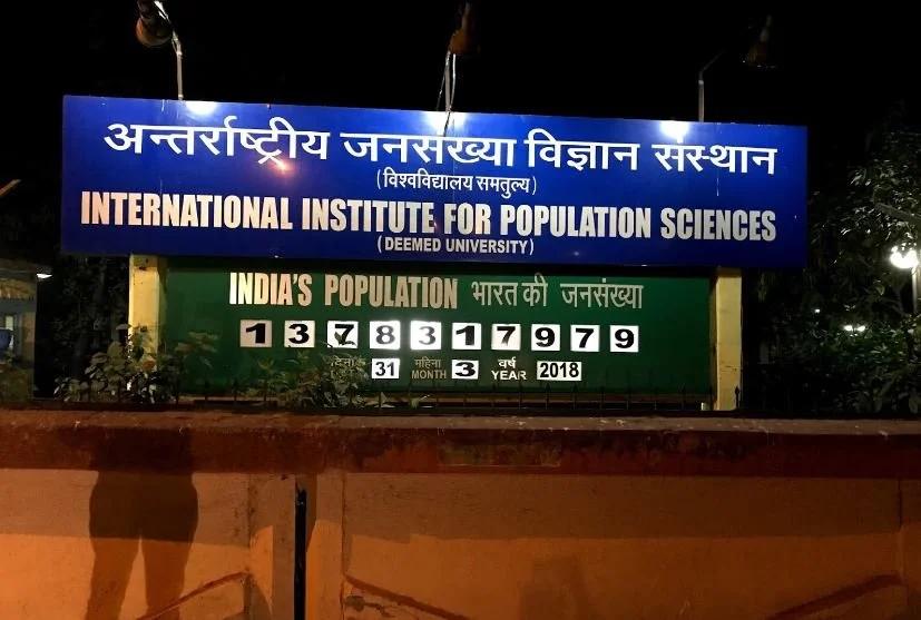 Academics urge Health ministry to reinstate IIPS director facing defecation ‘axe’