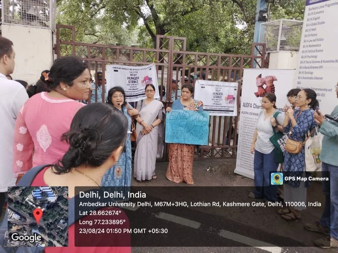 Ambedkar University Professors Hold Talk on Casteism Outside Entry Gate After Speaker Denied Entry