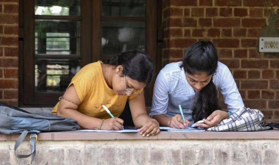 1st Batch of DU’s 4-Yr Undergrad on Cusp of Final Yr, Concerns over Infra, Info &amp; Faculty Loom