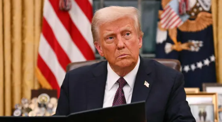 Harvard, University of Chicago Caution Faculty as Schools Try to Figure Out Trump's Directive