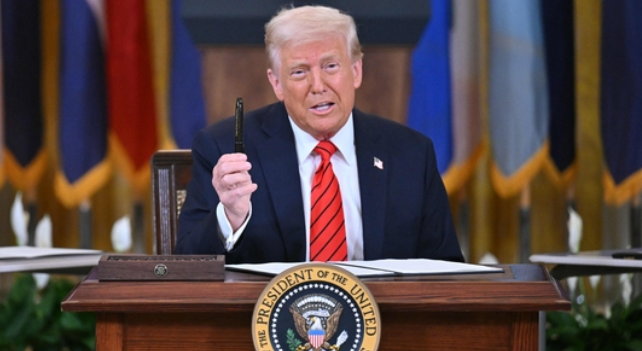 Donald Trump Signs Executive Order to Eliminate Education Department