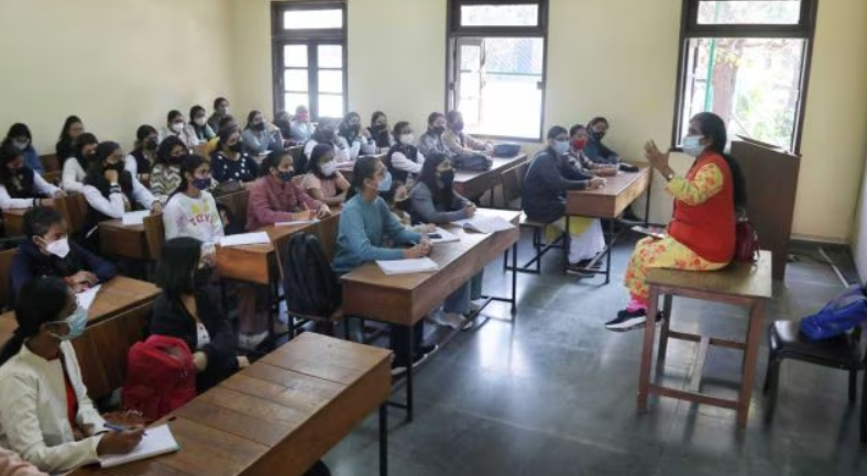 A New Rule Shows How Little Delhi University Trusts Its Teachers