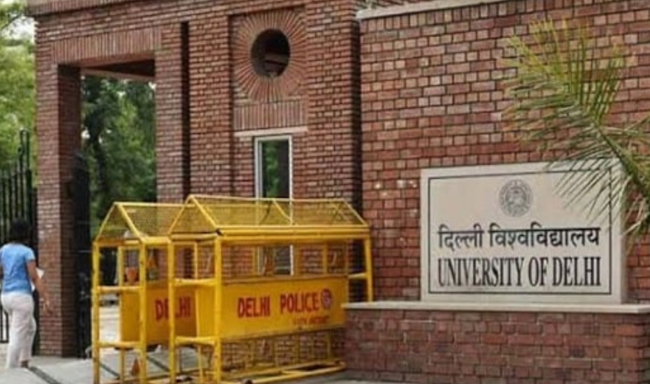 SOL Prof’s ‘Objectionable’ Study Material on Ambedkar, Manusmriti, Caste Sparks Disciplinary Action at DU SOL