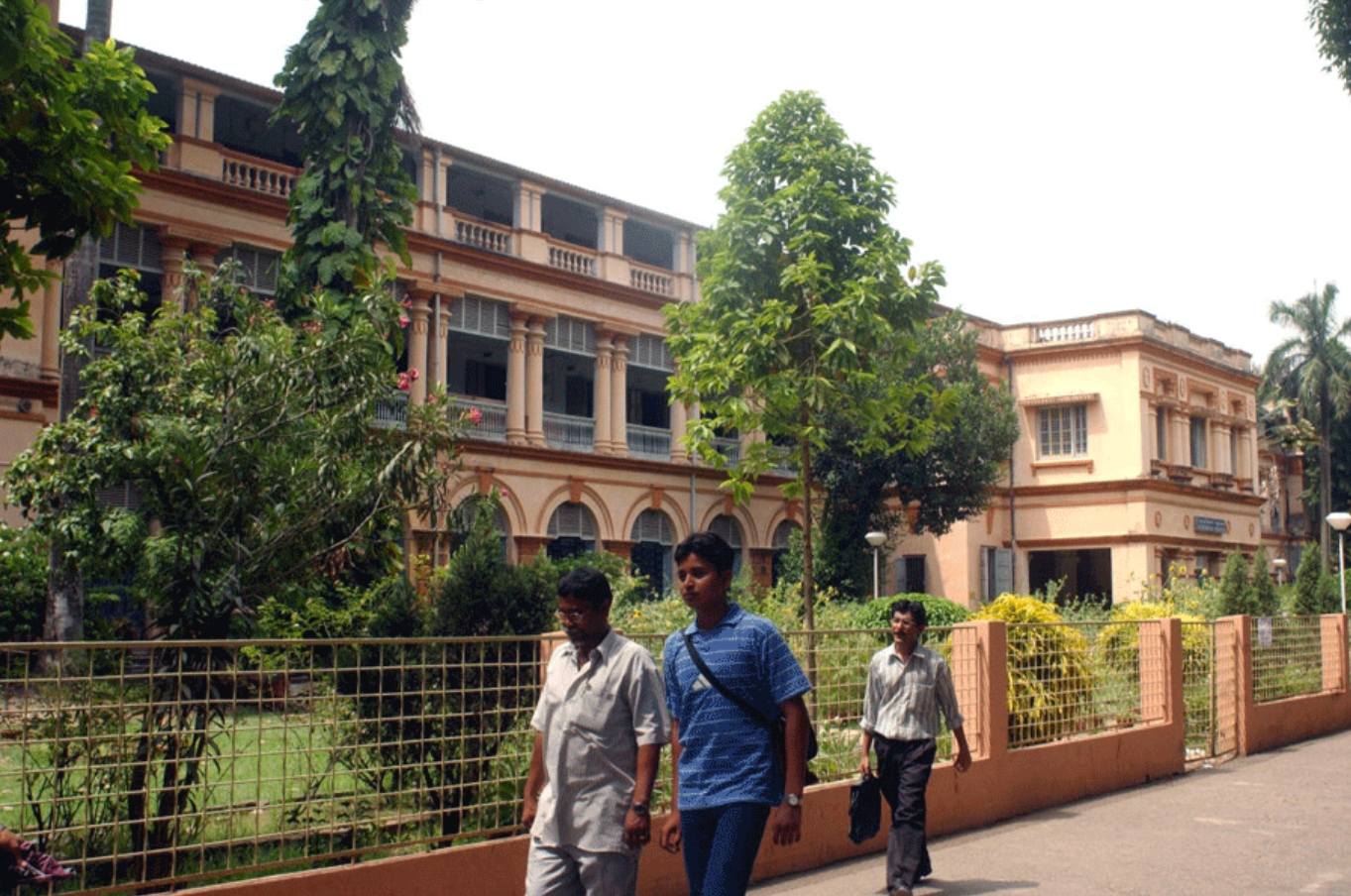 Jadavpur University ‘Yagna’ Sparks Row, Teachers’ Body Opposes Religious Activities on Campus