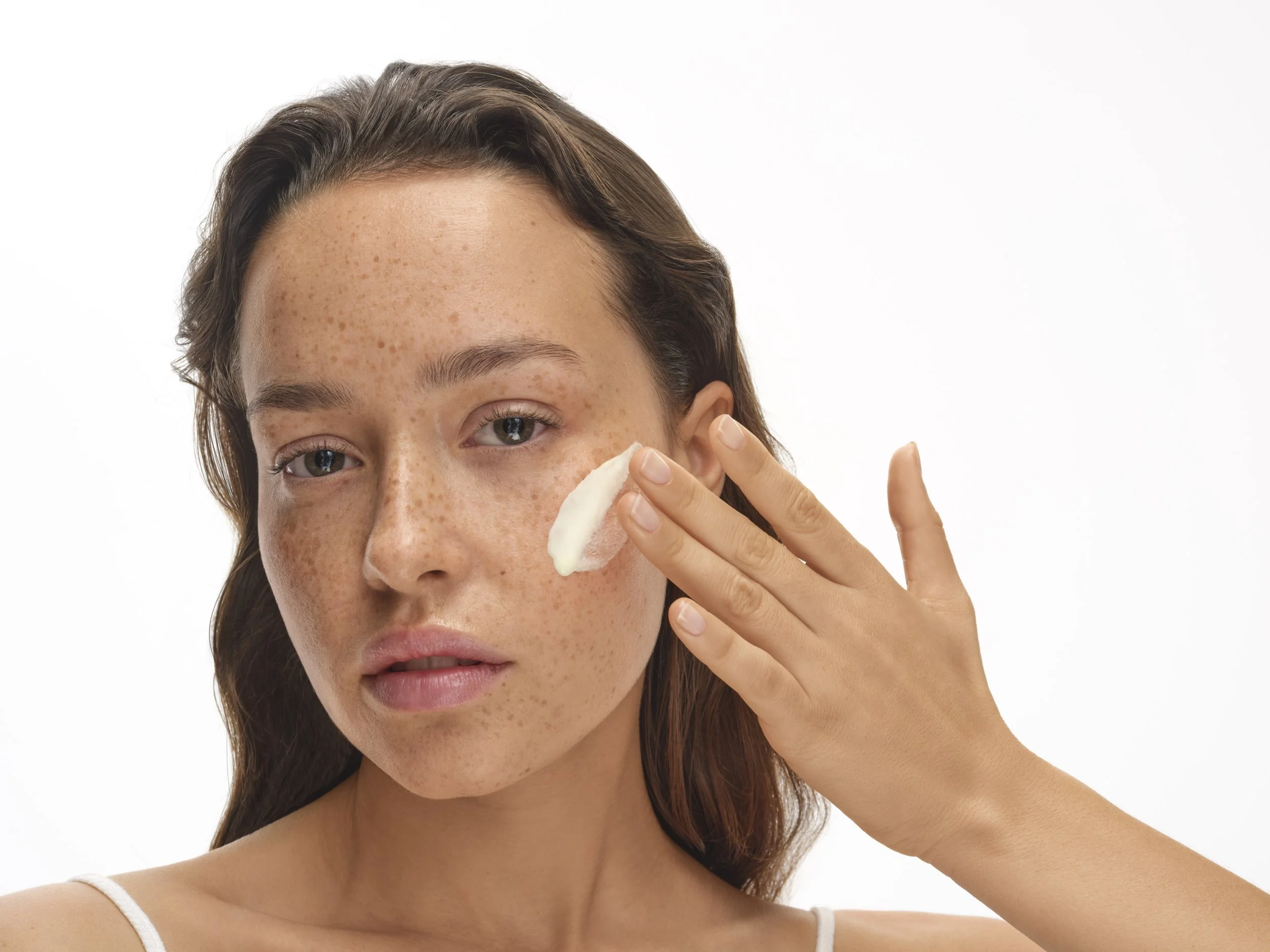 KV4 - ANTI-DARK SPOTS ROUTINE SPF anthelios HEVL.jpg