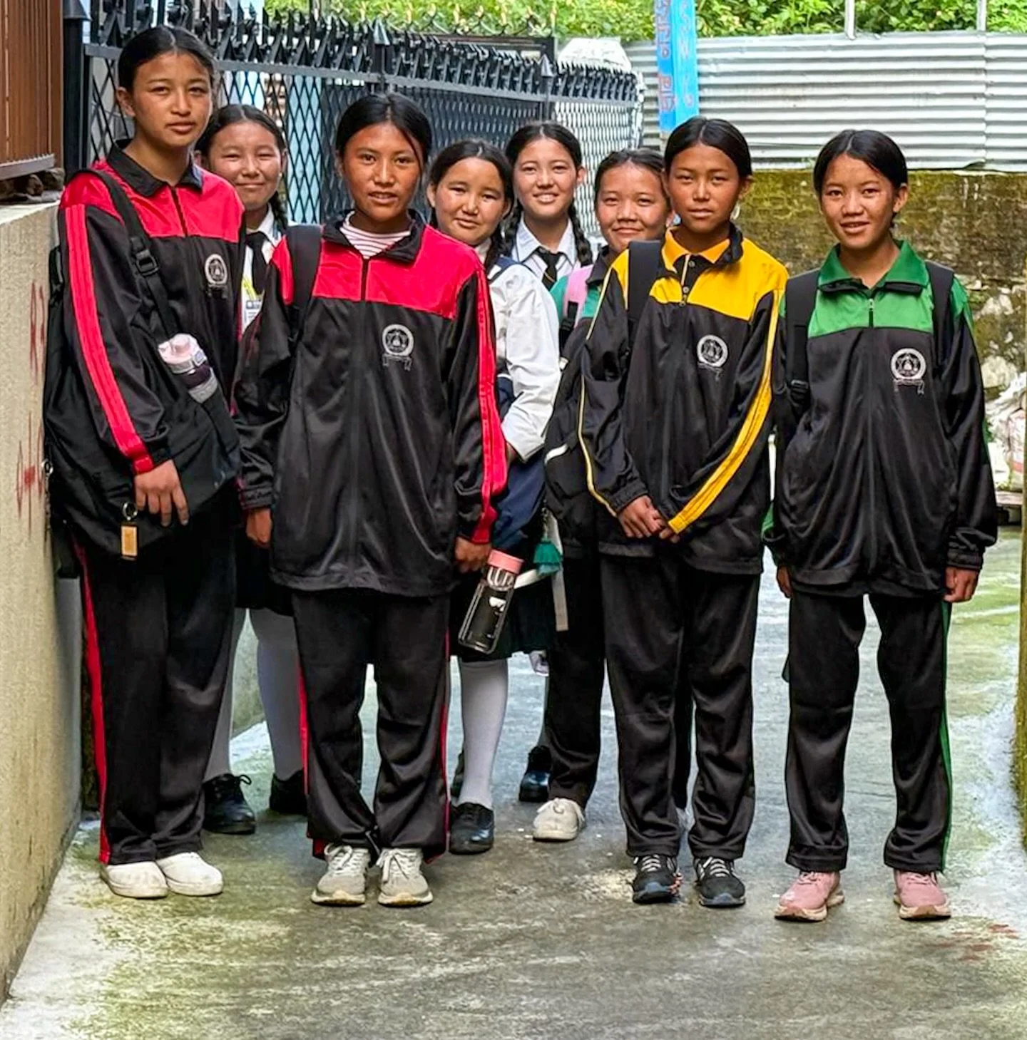 Pr&uuml;fungen geschafft &ndash; die Ferien k&ouml;nnen kommen! ✨

🎯 Mission accomplished: Unsere M&auml;dchen in Nepal hatten gestern ihren letzten Schultag!
Pr&uuml;fungen? ✅ Aufnahmetests f&uuml;r die Neuen? ✅

Was jetzt kommt:

📅 17 Tage Ferien