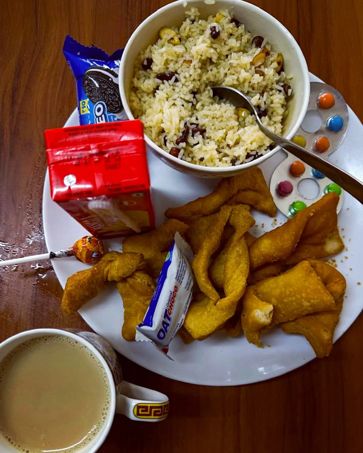 Ashitas Festessen an Losar: Khapse, Buttertee &ndash; und Oreos. 🫖

Gestern war Gyalpo Losar. Tibetisches Neujahr. Jahr 2153. ❤️&zwj;🔥🐎

Den ganzen Bericht von Ashita &amp; mir lest ihr auf heyfreeda.com 🔗 Link in Bio

Alle Fotos: @ashita0_ 📸

#