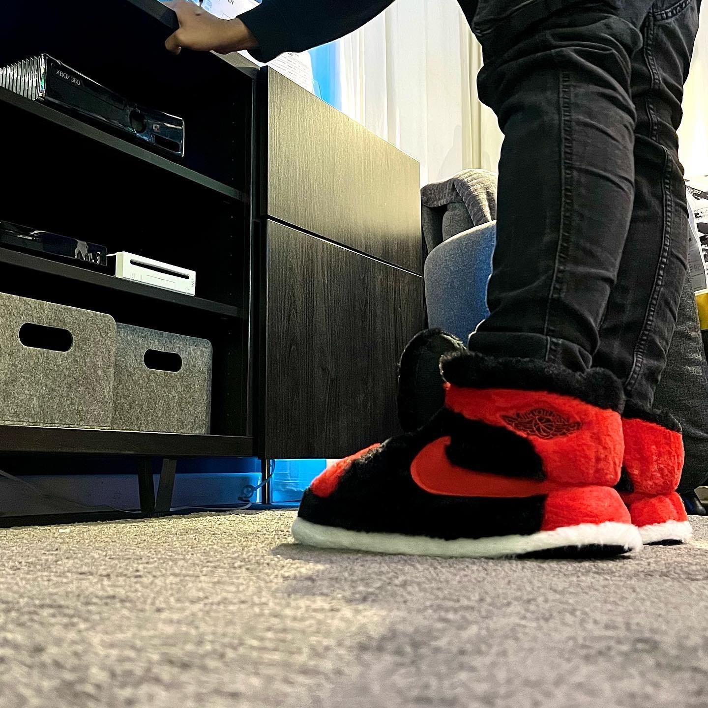Cozy, fuzzy, comfortable, warm, what more can you ask for❓ #sneakers #hype #hypebeast #airjordan #jordans #yeezy #nike #sneakerhead #sneakerculture #fyp #follow