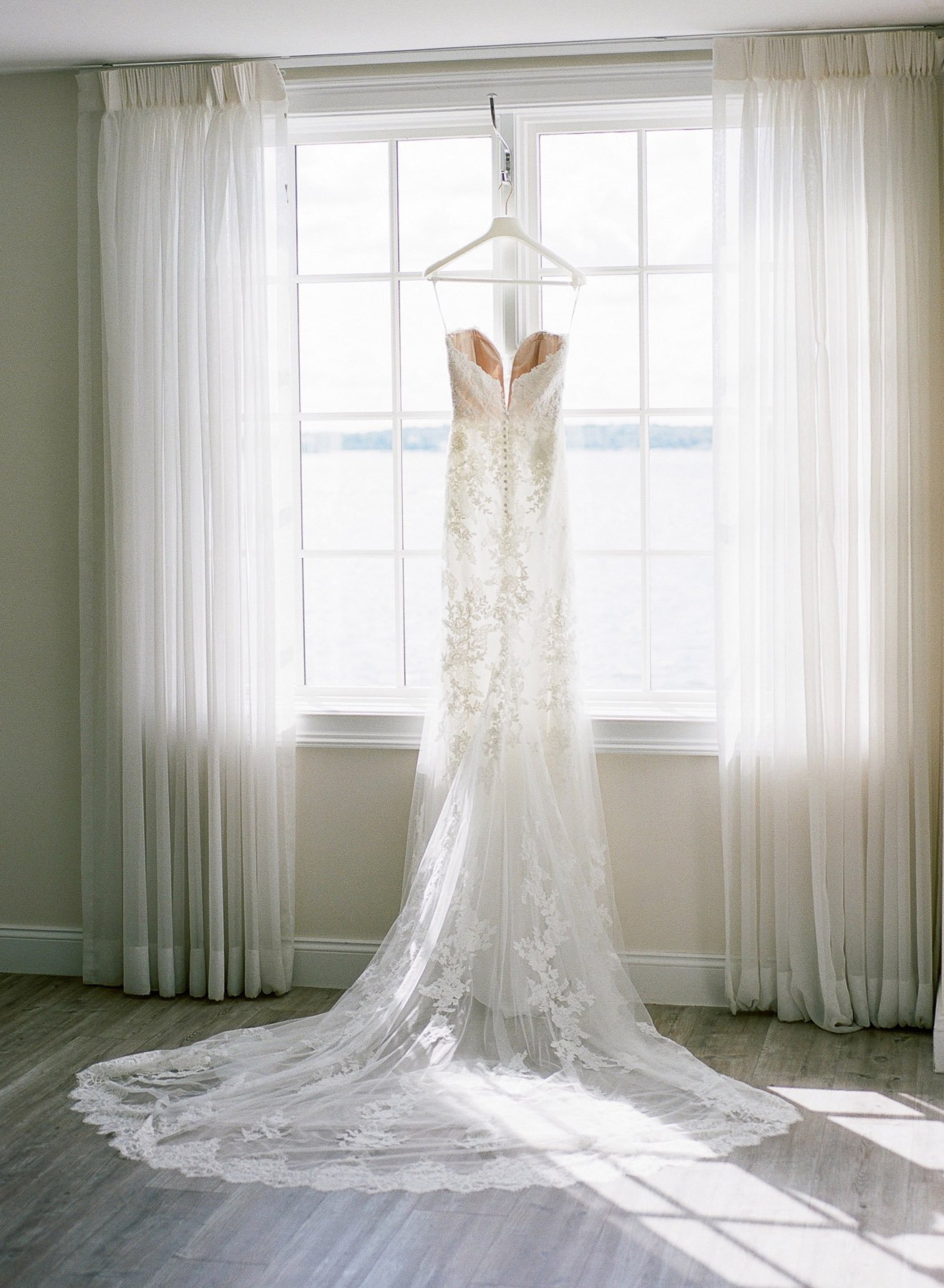 Newport Belle Mer Wedding by Michelle Lange Photography-9.jpg