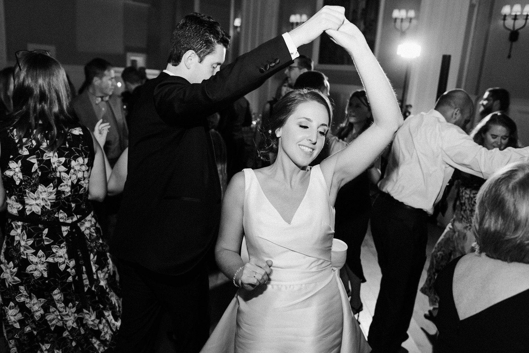 Ryland Inn Grand Ballroom Fall Wedding by Michelle Lange Photography-94.jpg