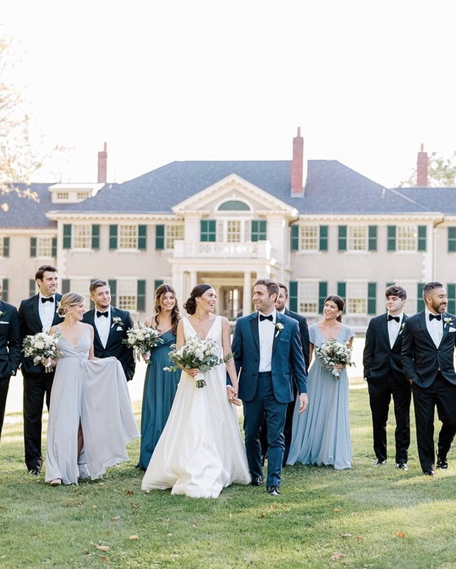 On the blog... this wedding nestled in the mountains of Vermont. 
⠀⠀⠀⠀⠀⠀⠀⠀⠀
Photography: @Michellelangephoto
Location: @hildeneweddings
Florist: @lilyofthevalleyfloristvt
Beauty: @simplygorgeousbyerin
Band: @ripcordmusic
Ceremony Dress: @Jennyyoonyc 