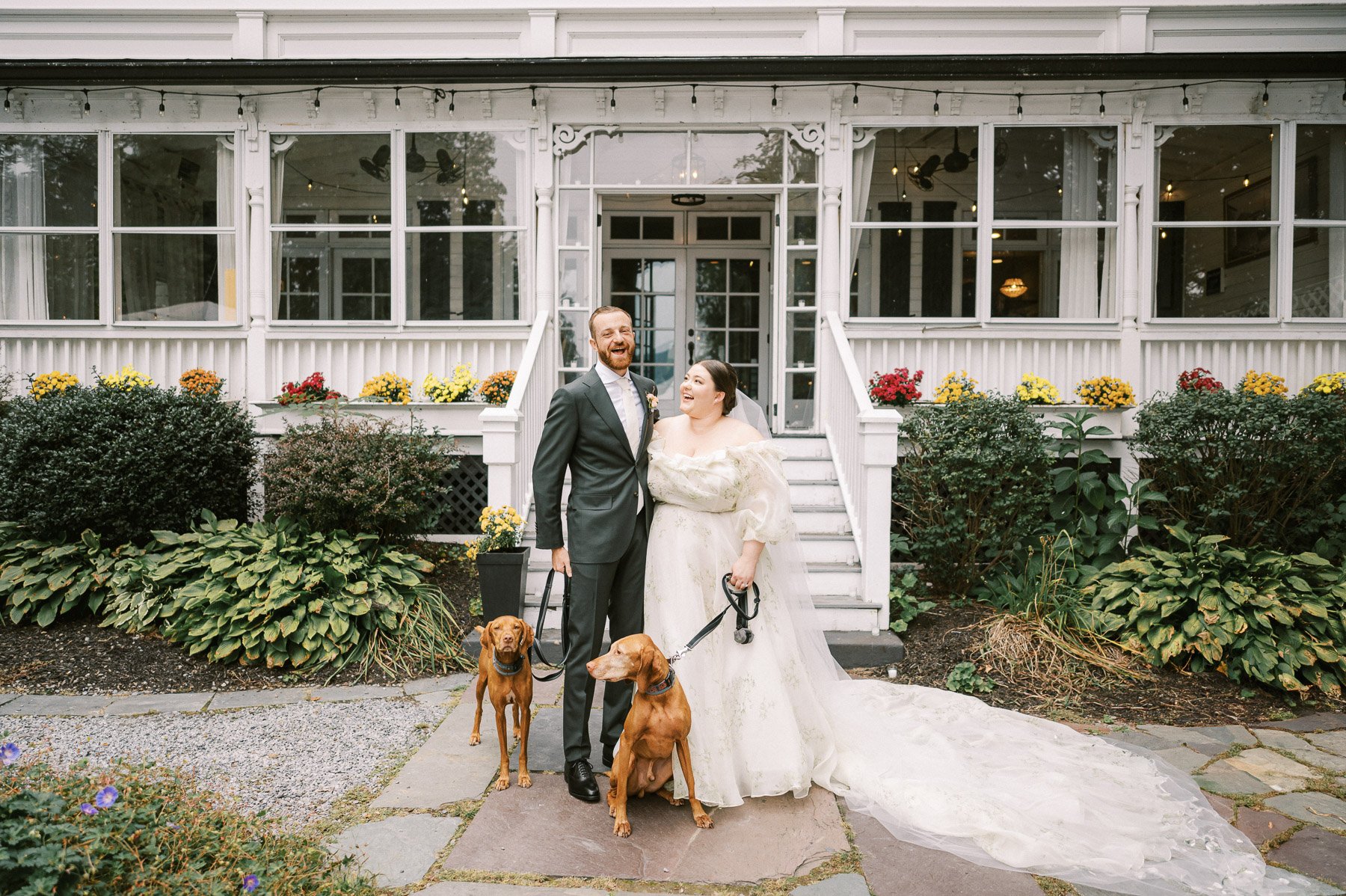 Chateau on the Lake Wedding by Michelle Lange Photography-23.jpg