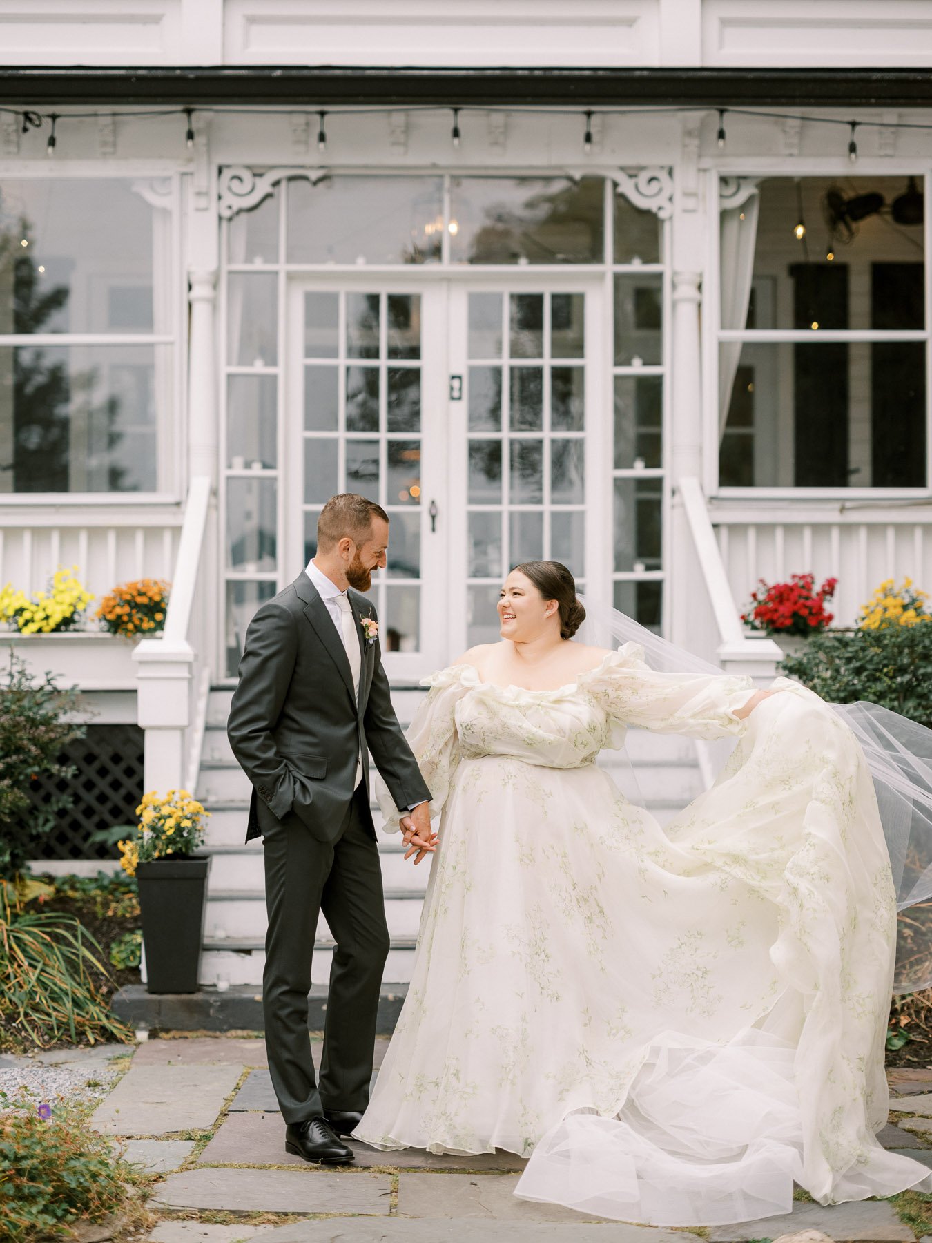 Chateau on the Lake Wedding by Michelle Lange Photography-26.jpg