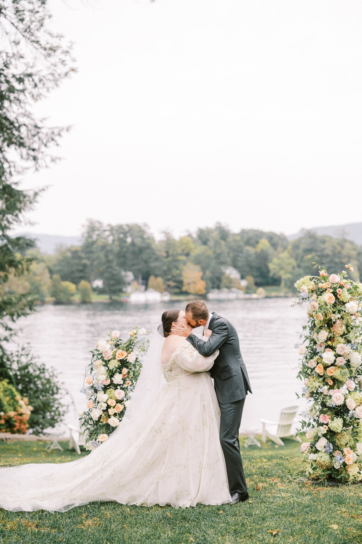 Chateau on the Lake Wedding by Michelle Lange Photography-55.jpg
