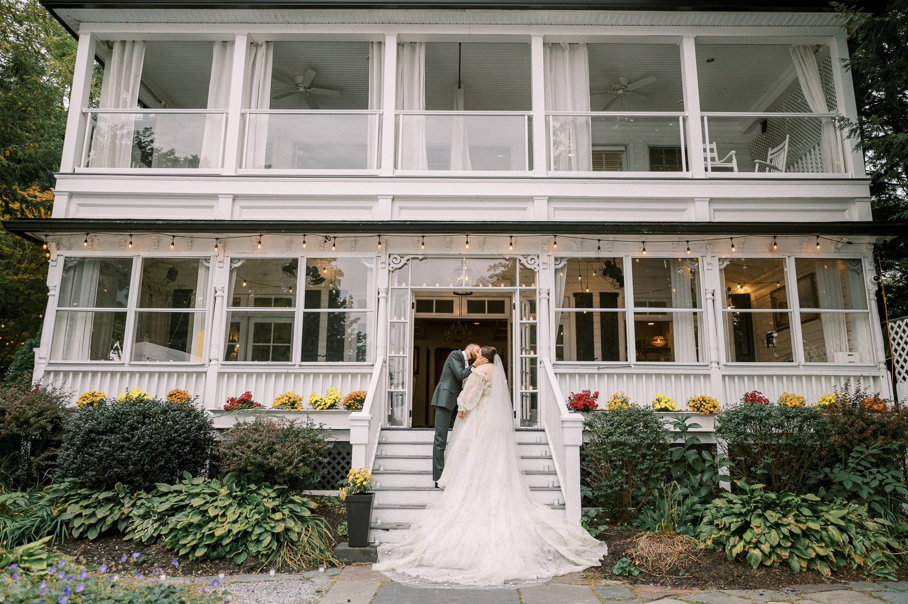 Chateau on the Lake Wedding by Michelle Lange Photography-58.jpg