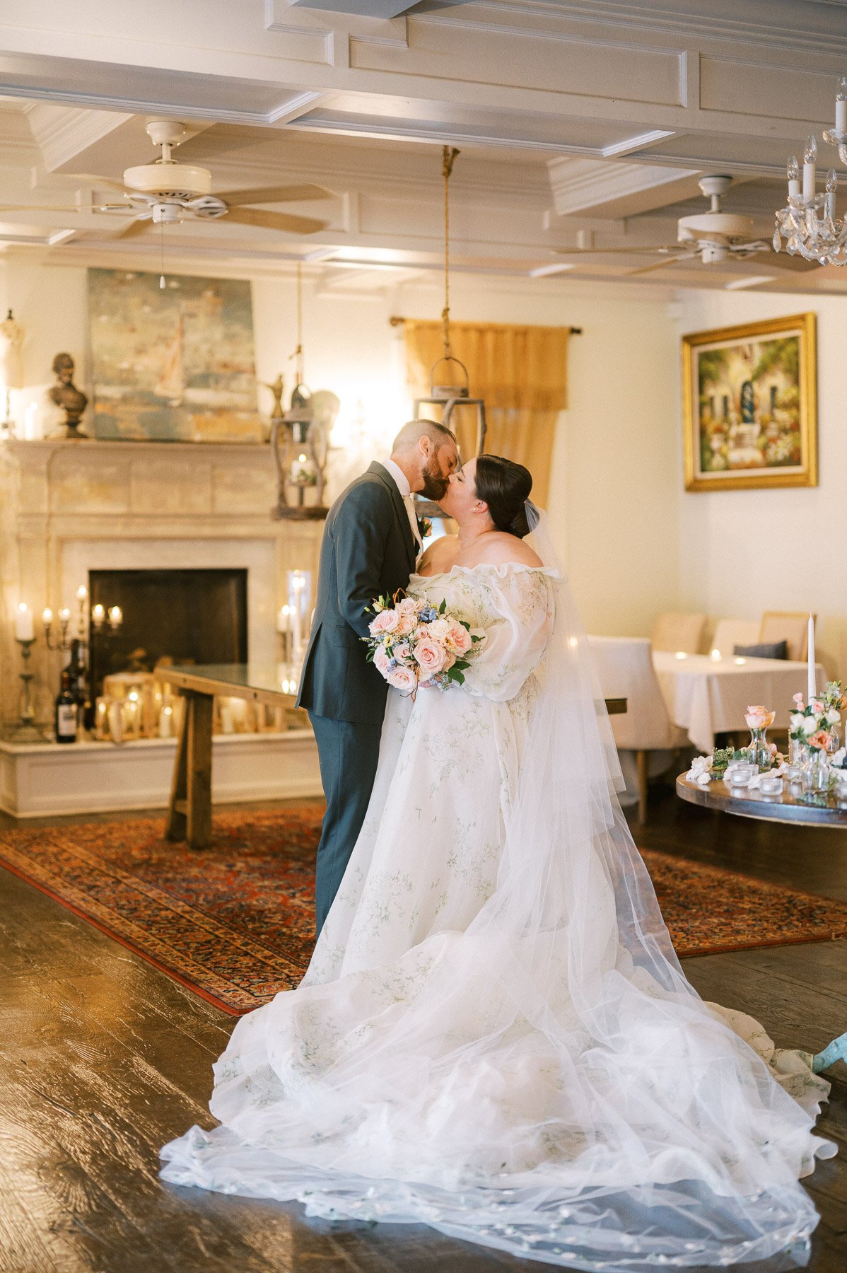 Chateau on the Lake Wedding by Michelle Lange Photography-59.jpg