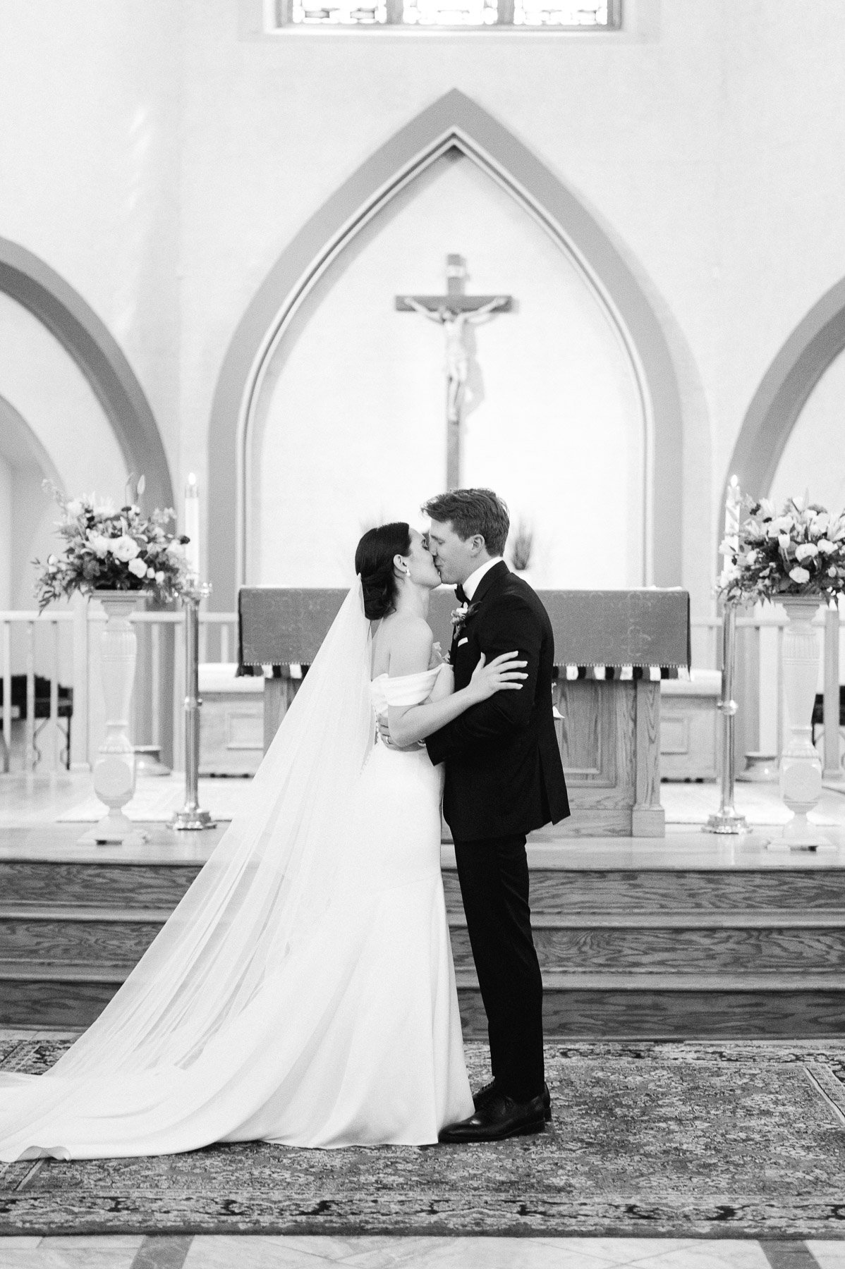 Ian and Erin Lake George Club Wedding by Michelle Lange Photography-77.jpg