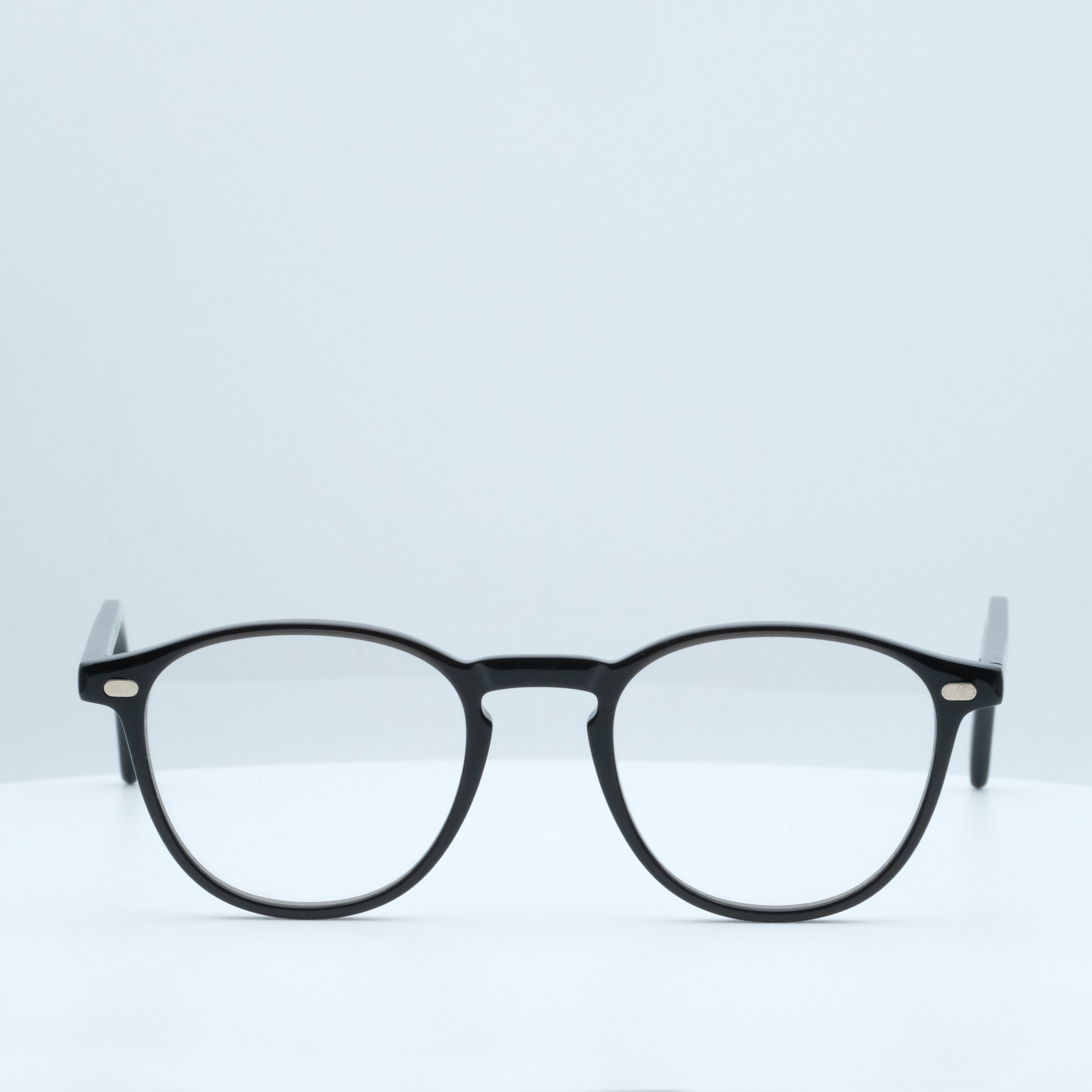 Lazare Studio - Raymond