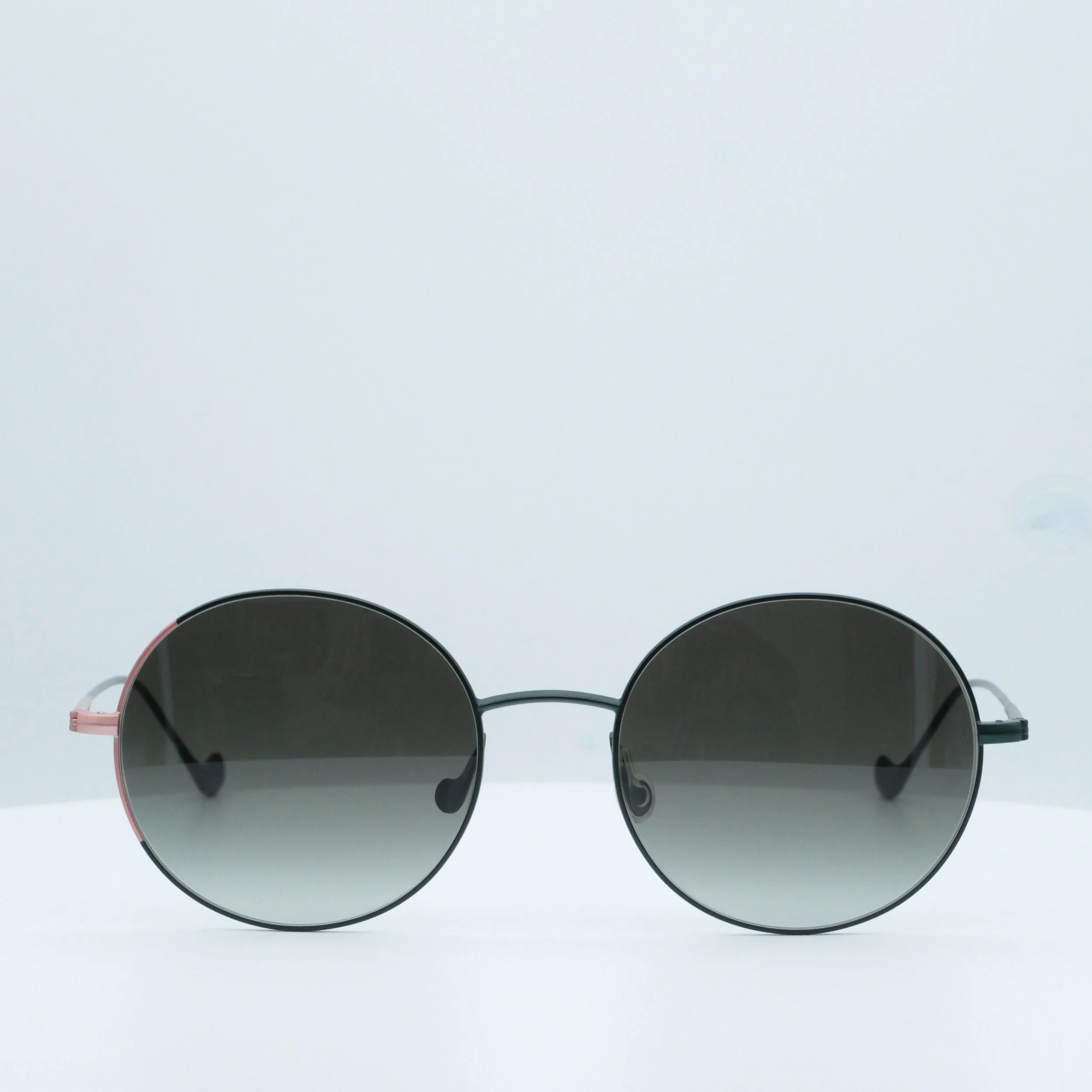 Caroline Abram - Venus