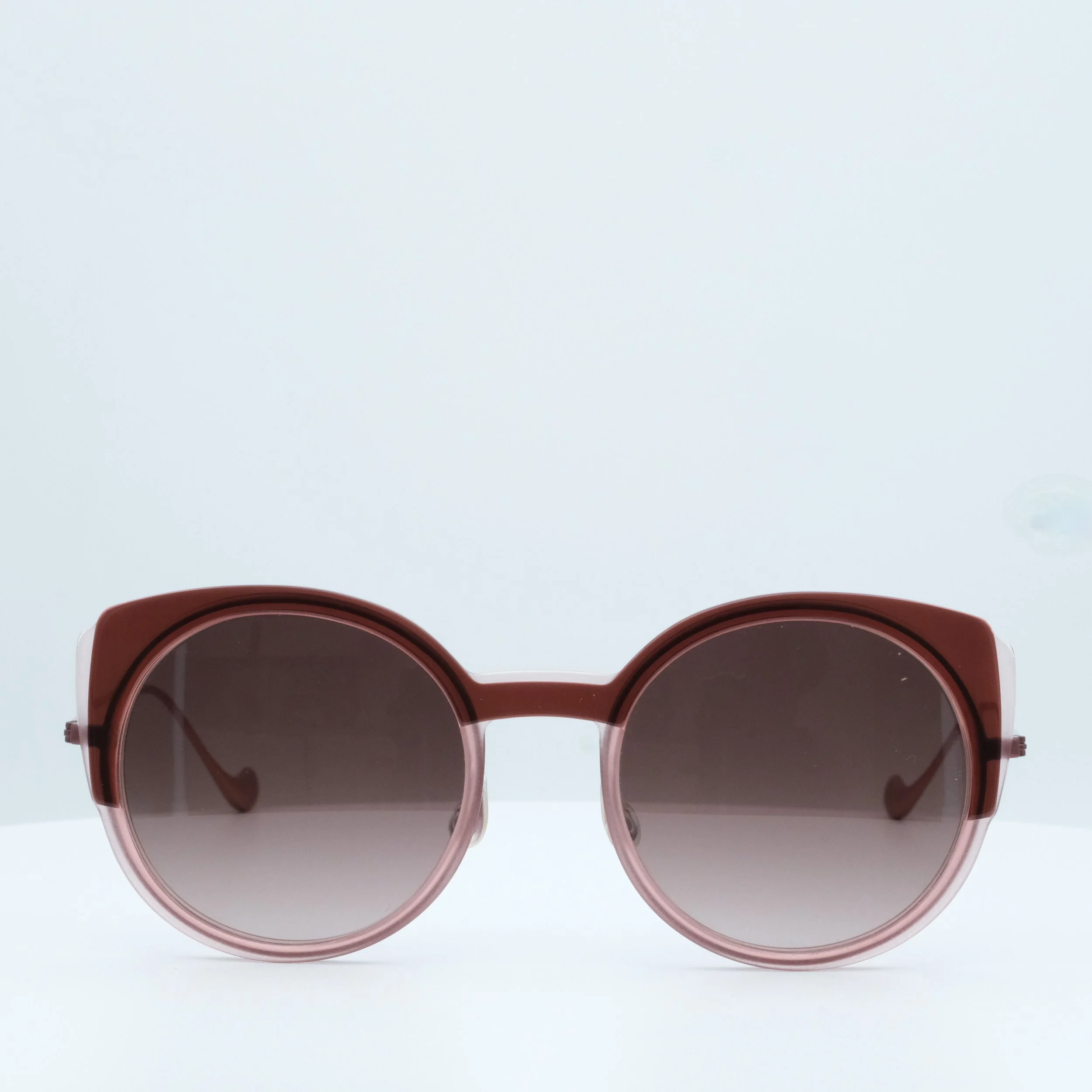 Caroline Abram - Dear