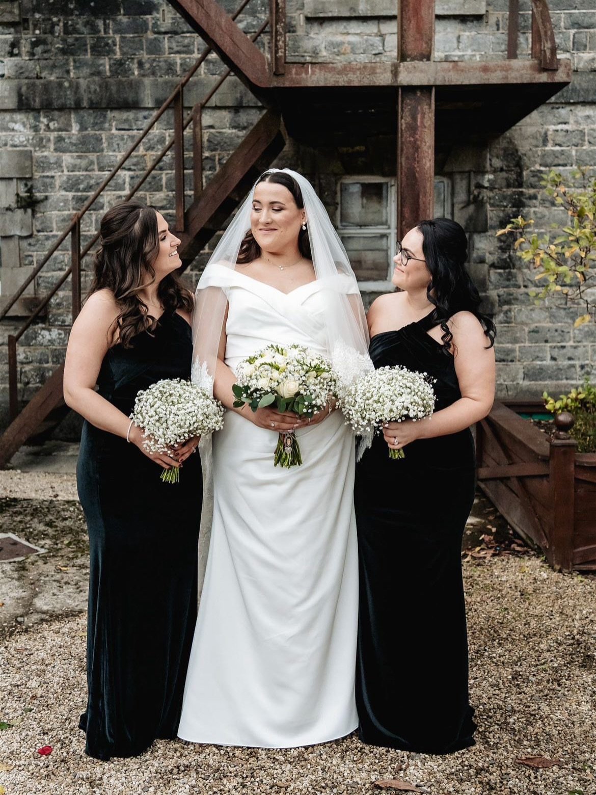 Our beautiful real bride Niamh 🤍✨

We loved meeting you and helping you find your perfect dress. You looked absolutely lovely!! 🤍

It means the world to us to be part of such an important chapter, even in a small way. We hope your day was everythin