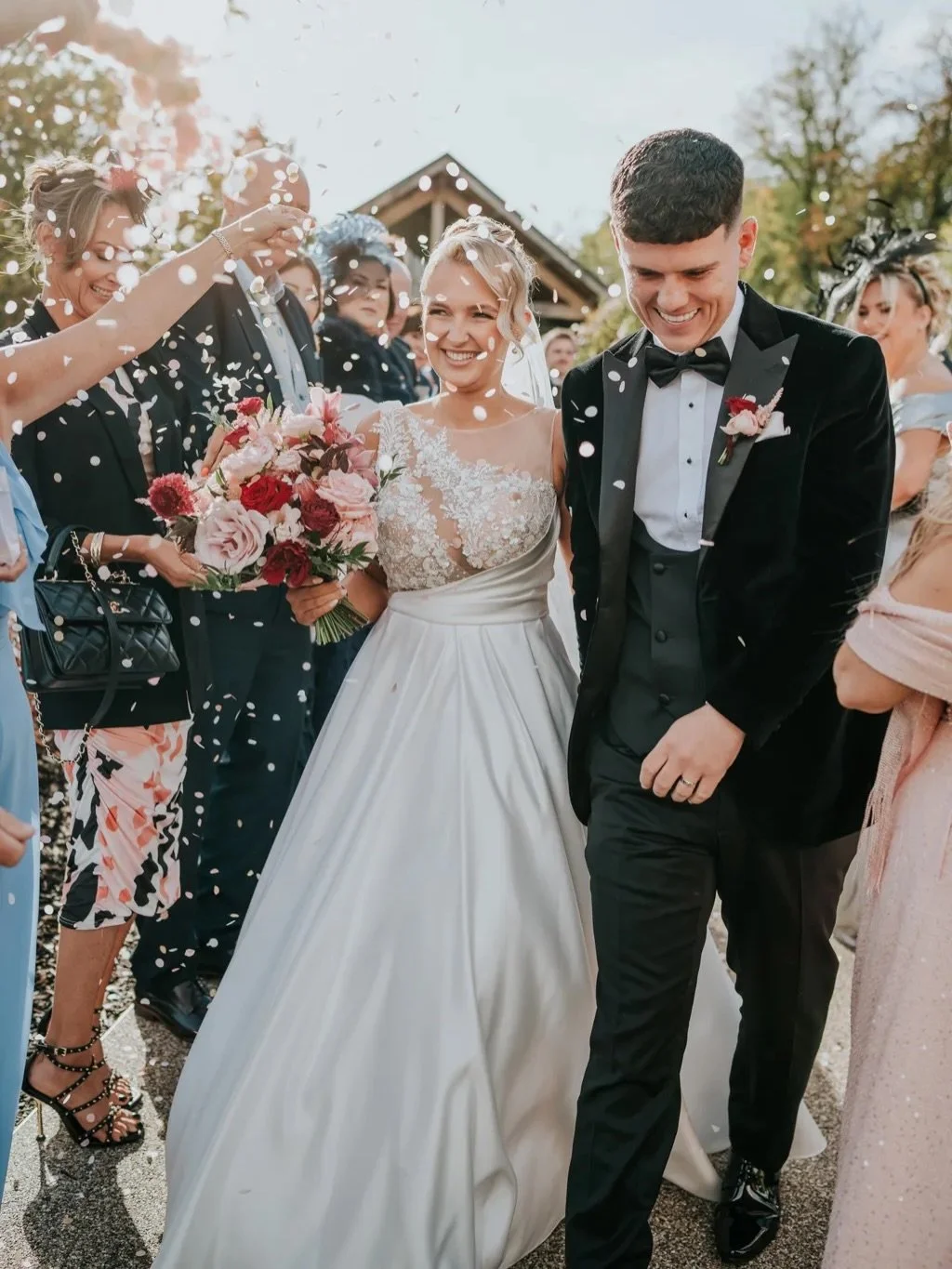 We will never get over this one!! 

We are so excited to see our gorgeous real bride Aimee featured on One Fab Day @onefabday &hellip; and what a day it was 

Wearing Carolina by Lanesta, Aimee looked incredible 🤍

The most elegant celebration at Th