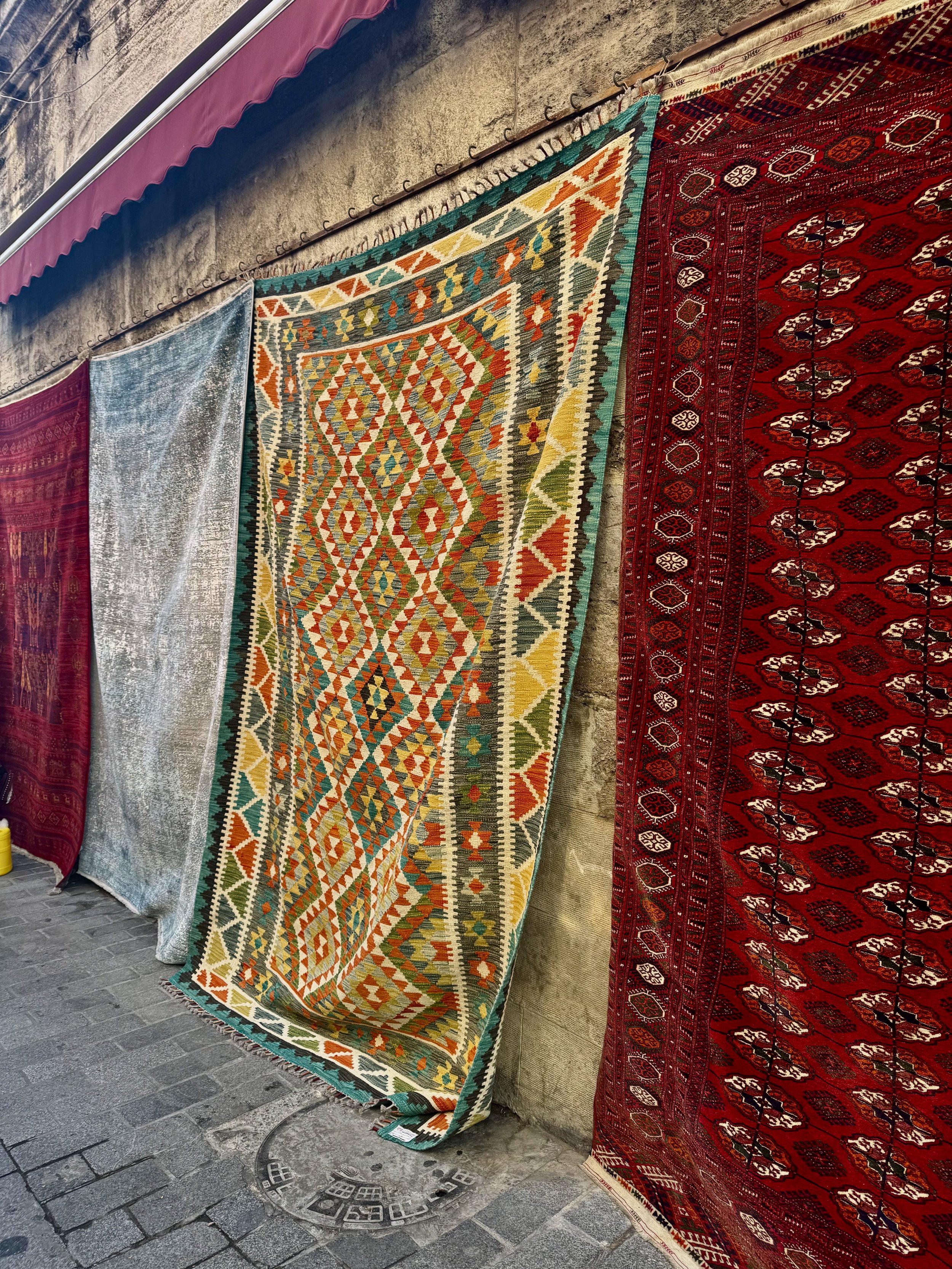 Dhoku’s Handwoven Turkish Rugs