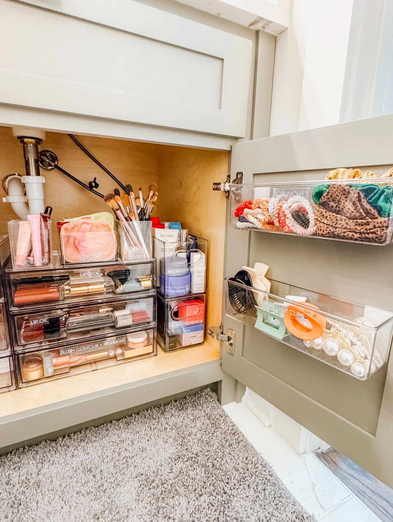 How to Make the Most of the Space in Your Bathroom Vanity
