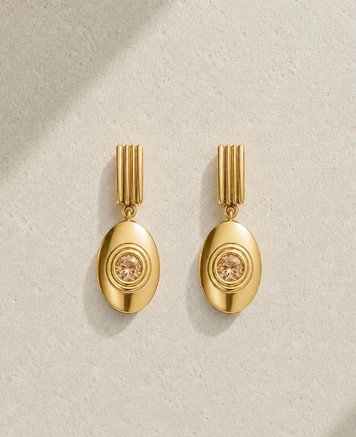 More jewellery I&rsquo;ve loved recently

1. Almaskia
2. Maison Merenor
3. Fernando Jorge
4. Catbird
5. Maison Merenor
6. Lucille London
7. Elvie Fine
8. Villiers Paske Fine Jewellery
9. Sophie Bille Brahe
10. J. Hannah
11. Luck and Lockets
12. Fewer