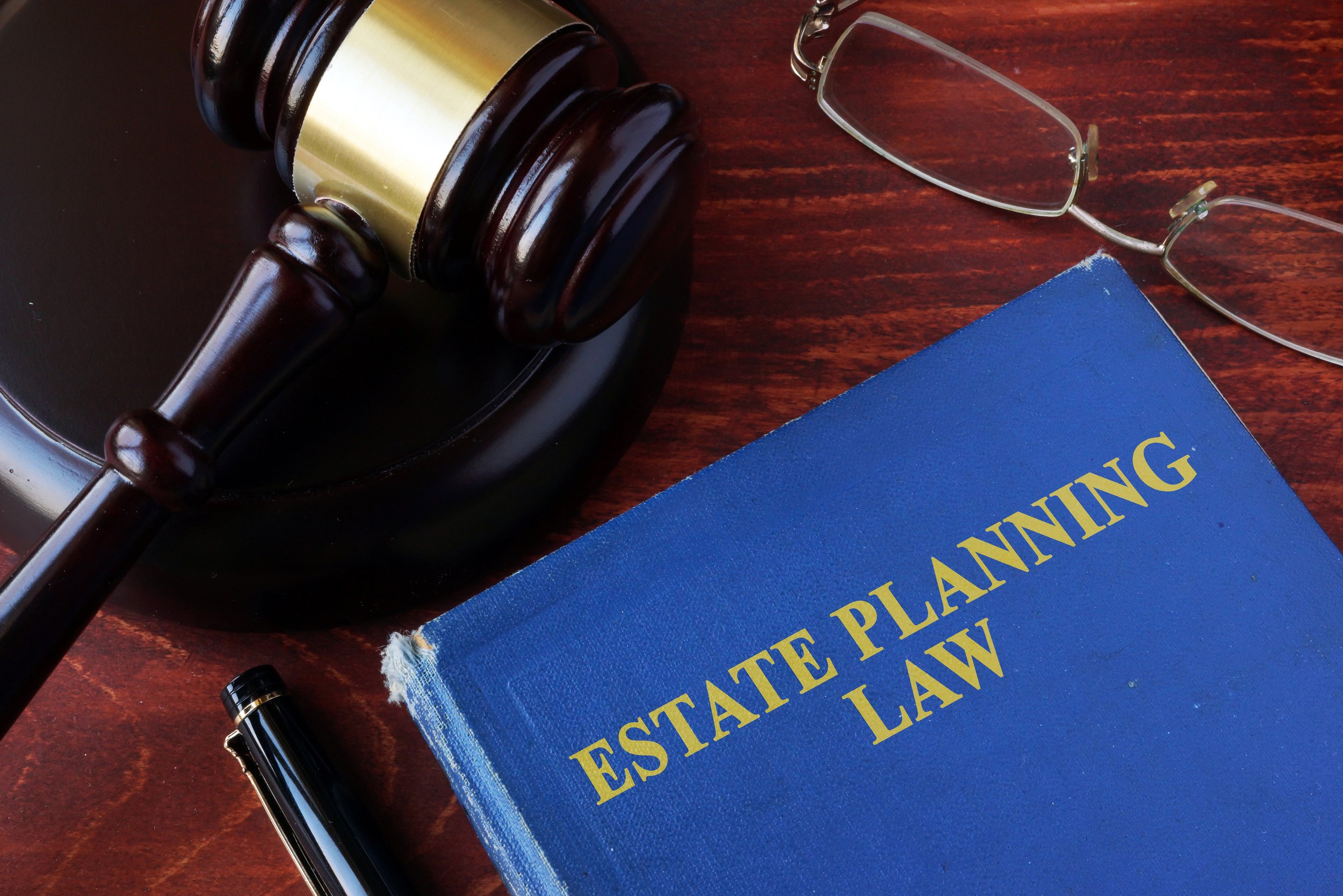 Book-with-title-estate-planning-law-and-a-gavel.-808817420_3869x2580.jpeg