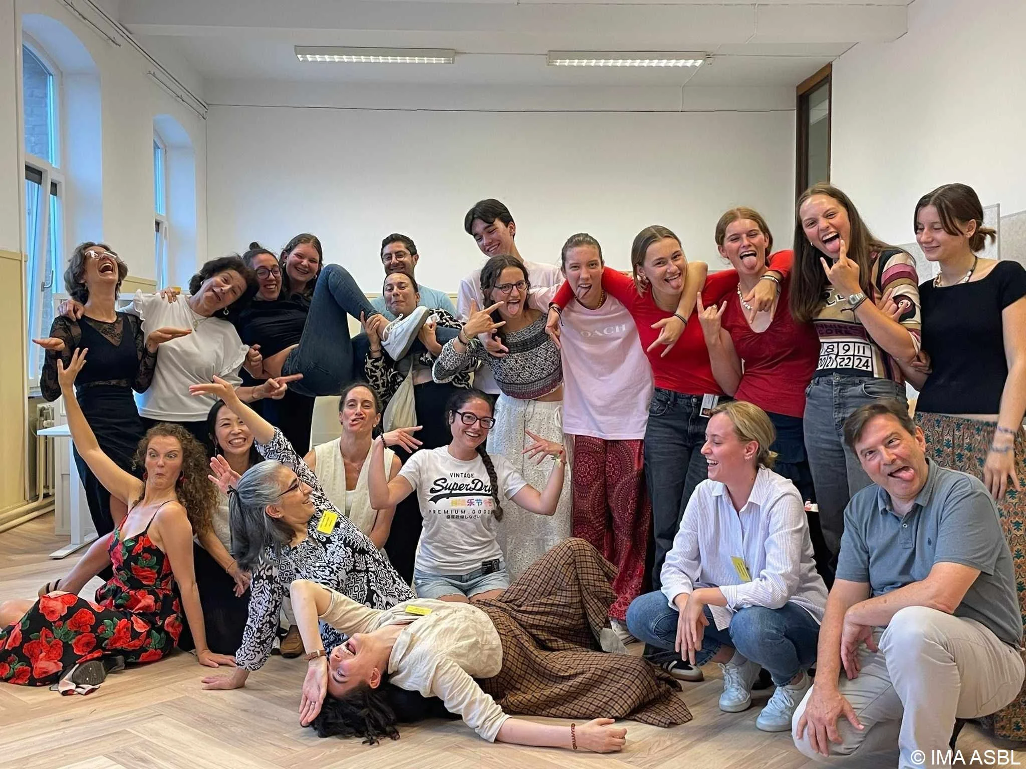 Aline Giaux with singers and faculty at the Dinant summer academy
