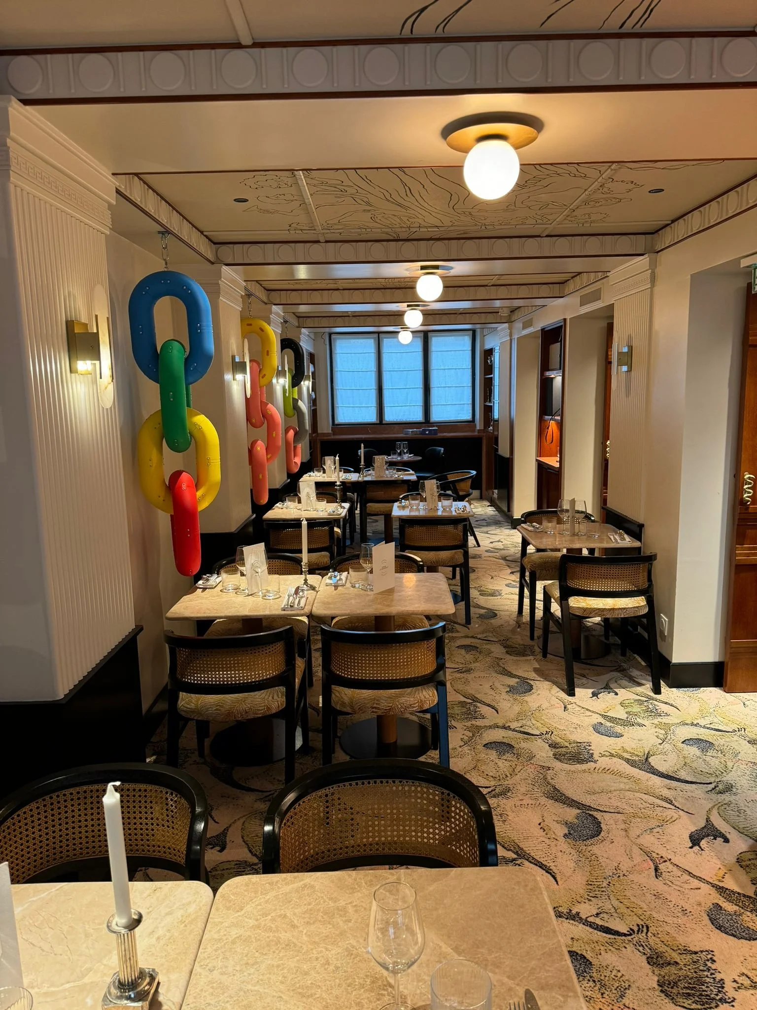 Salon Ambassadeur 2.jpeg