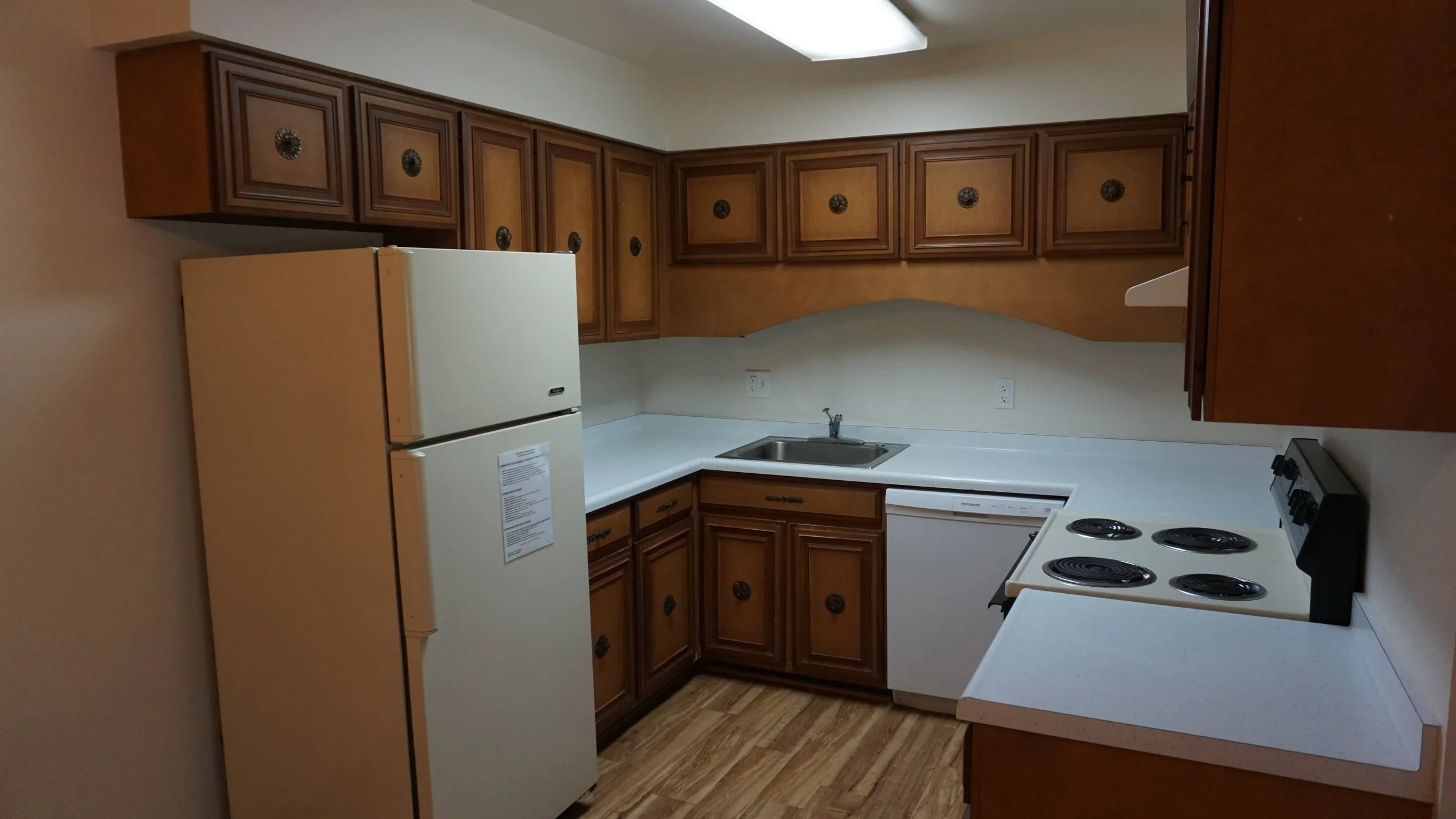 2 bedroom apartment with beautiful spacious kitchen