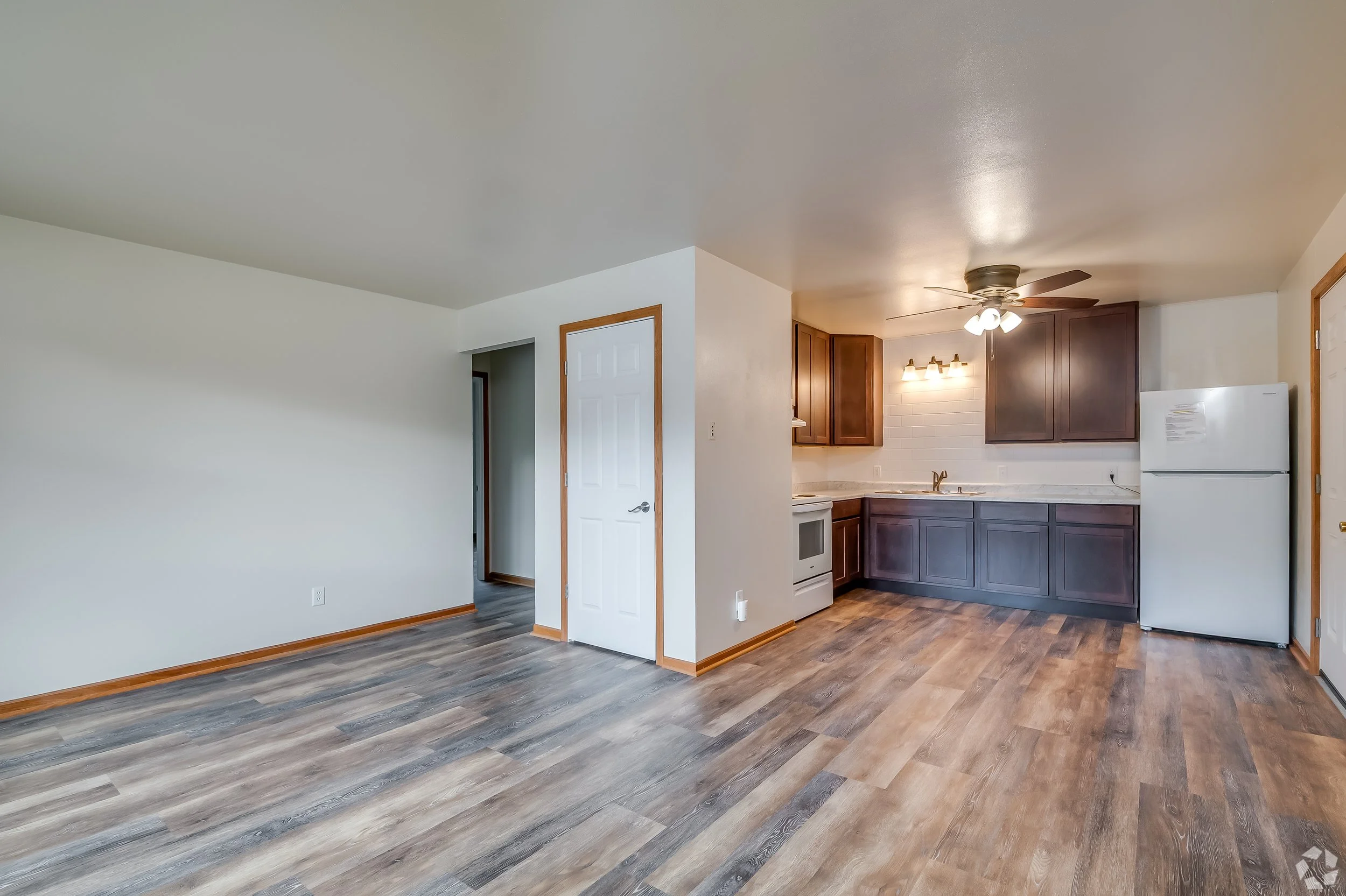 851-9 EvergreenB.jpg