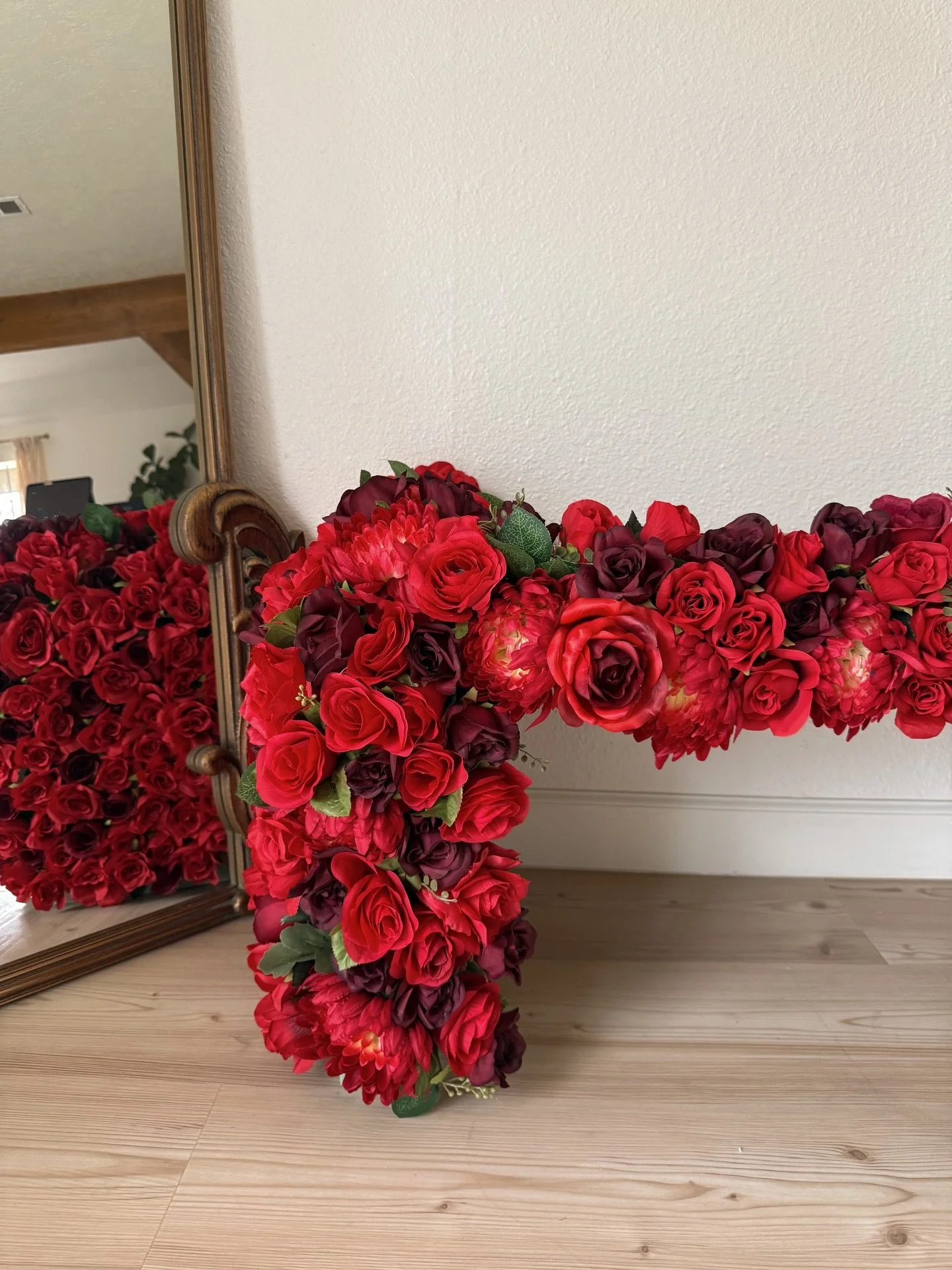 The bench of our dreams 💕 

#valentinesminis #houstonfamilyphotographer #thewoodlandstx #thewoodlandsphotographer