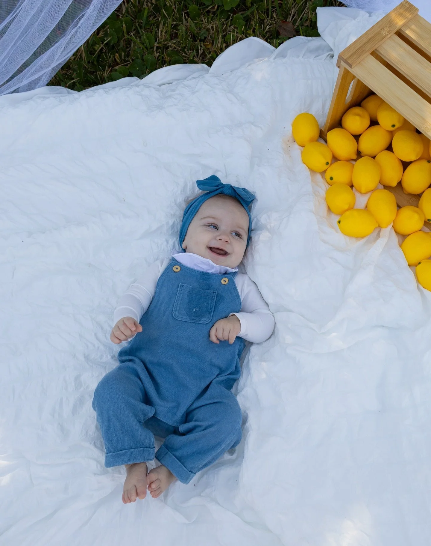Had the sweetest little model for our Under The Canopy set and we cannot get enough of these shots!! 😍😍 

Bookings are now open &amp; available!! 

#photographythewoodlands #thewoodlandsphotographer #thewoodlandsphotography #conroephotography