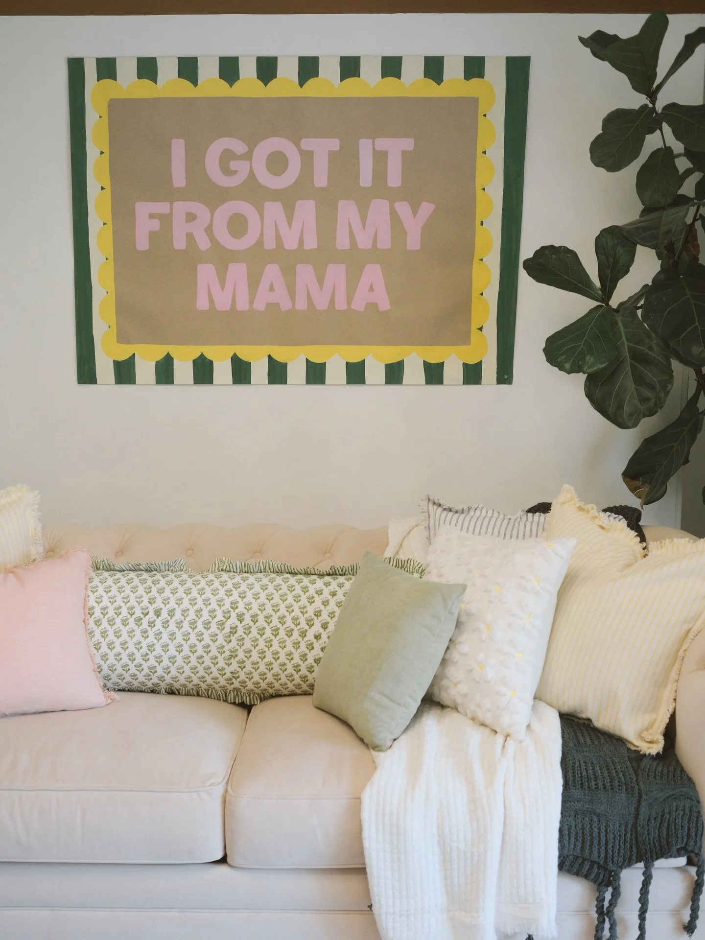 She&rsquo;s here 💐✨ Our last Mother&rsquo;s Day set has officially arrived at Makai Creative Studios.

Designed with Mom&rsquo;s in mind, this setup features soft, neutral tones with subtle pops of spring layered textures, cozy seating, and a clean 