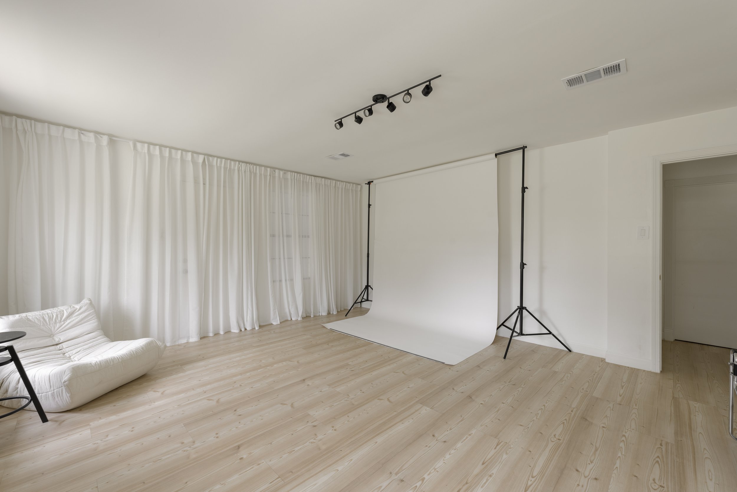 9-Makai Creative Studios-11.jpg