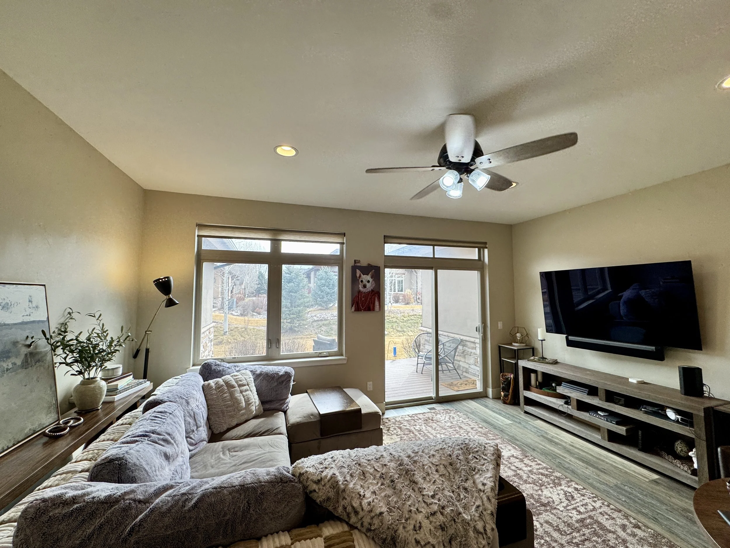 04 Living Room 01.jpg