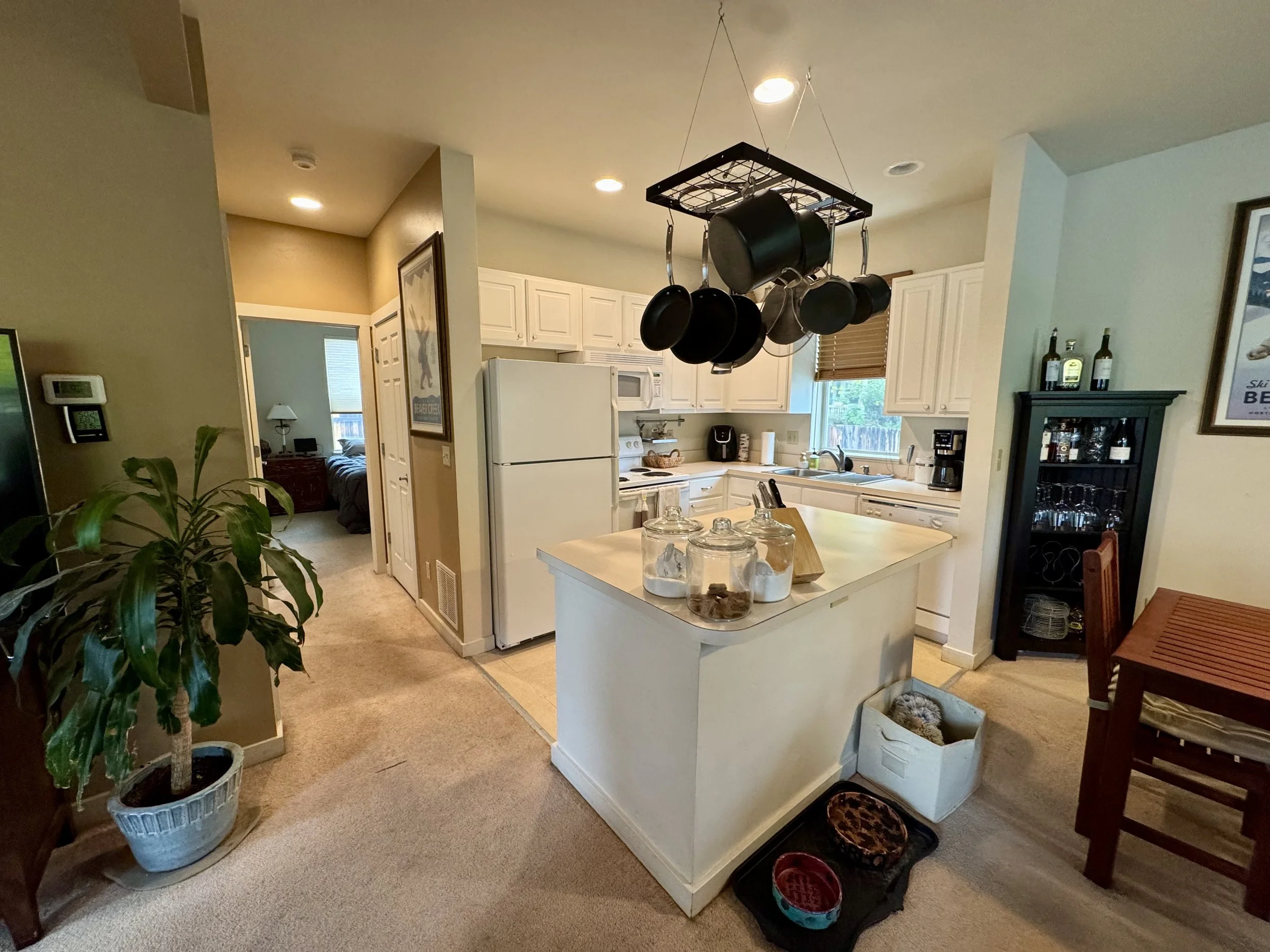 03 Kitchen 01.jpg
