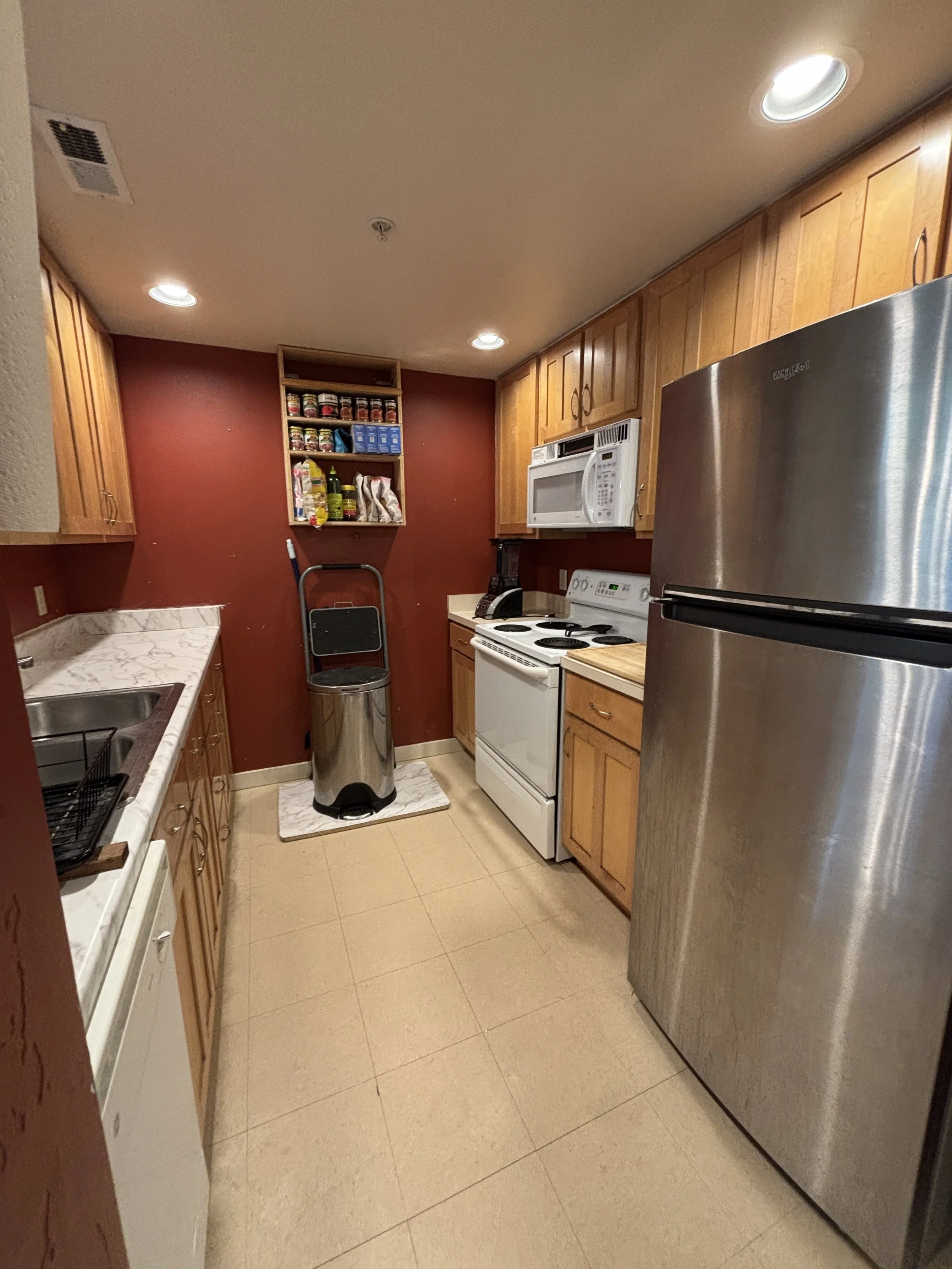 03 Kitchen 02.JPG