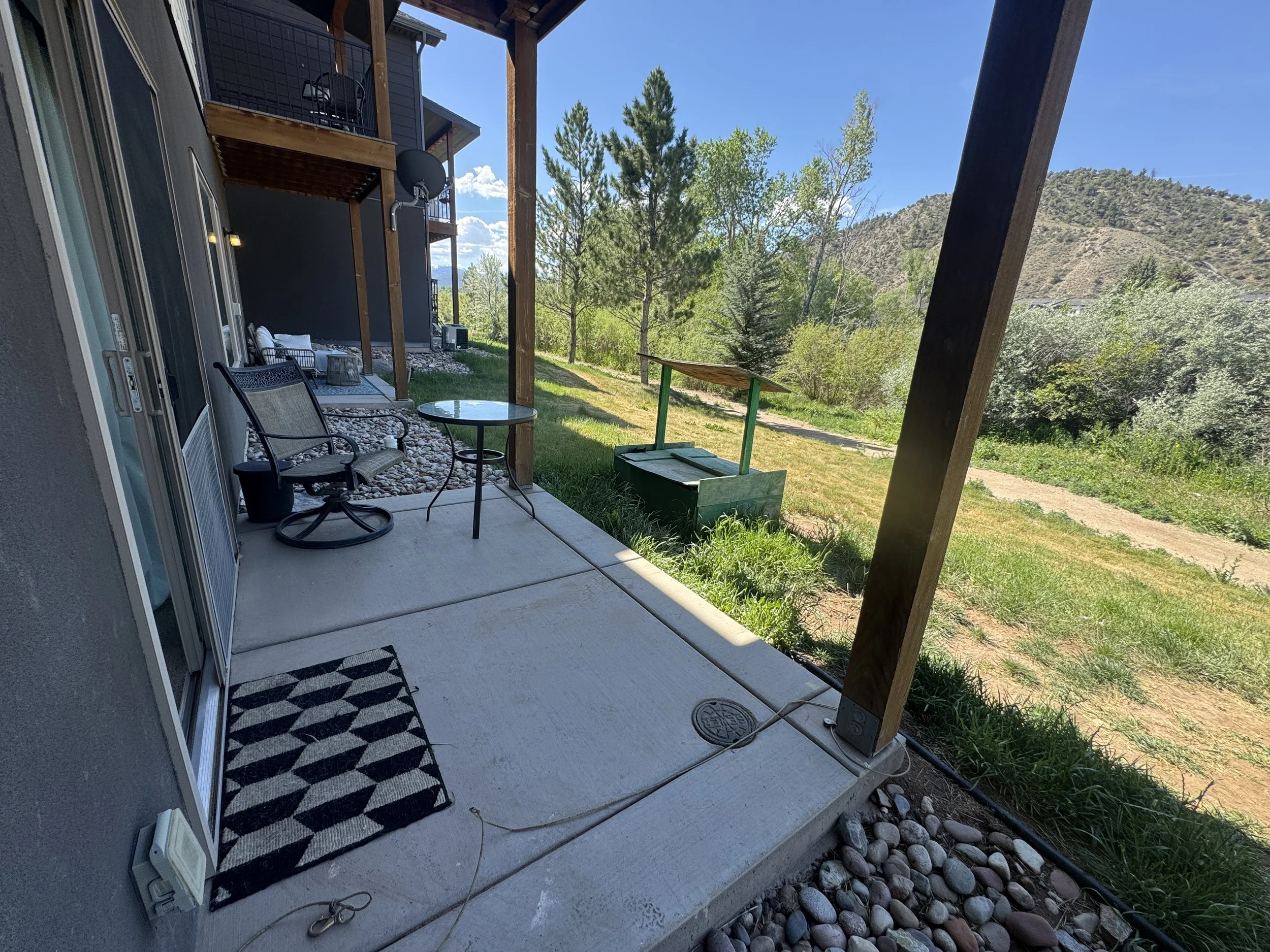09 Back Porch 02.JPG