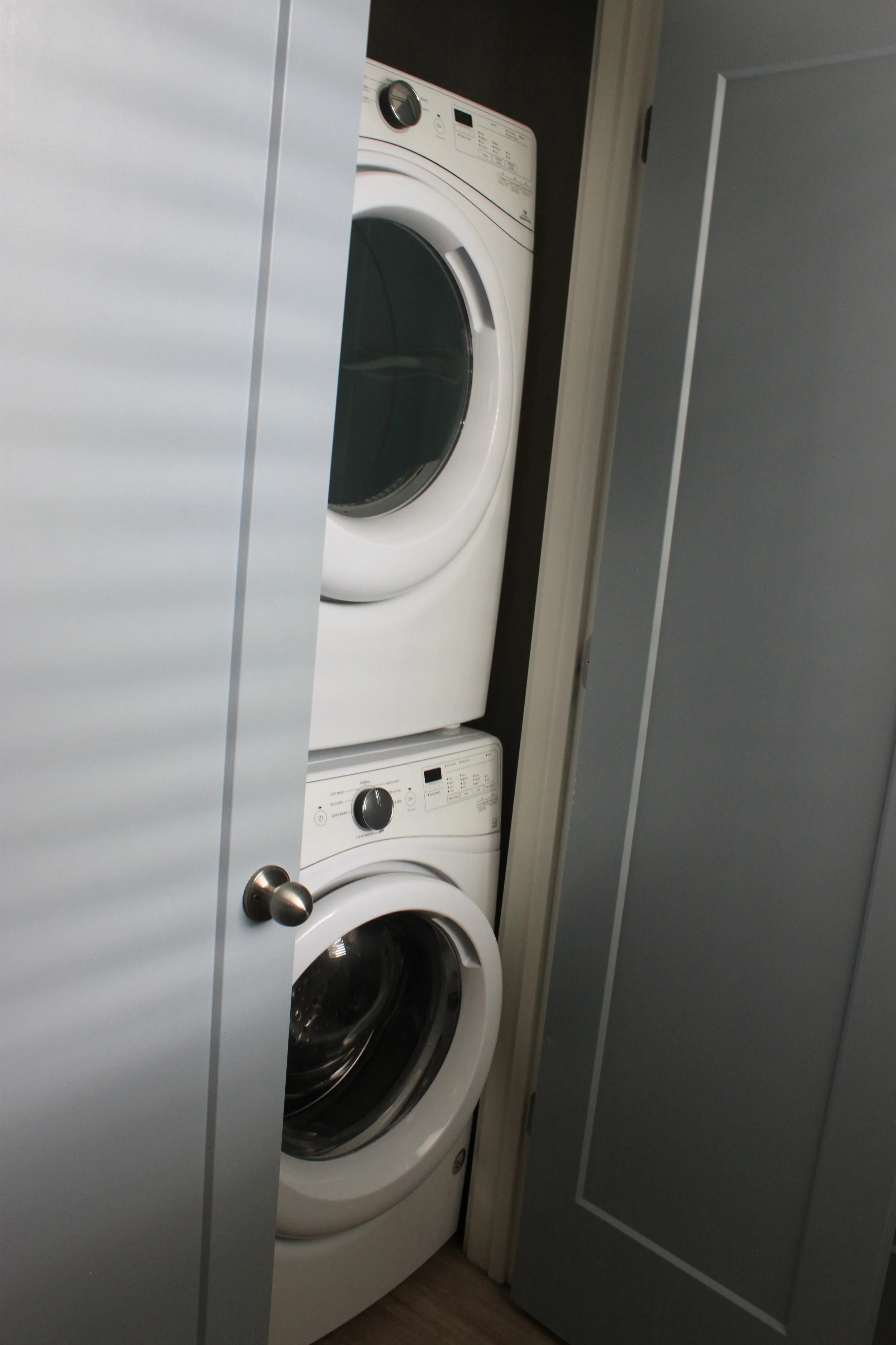 09 Laundry 01.JPG