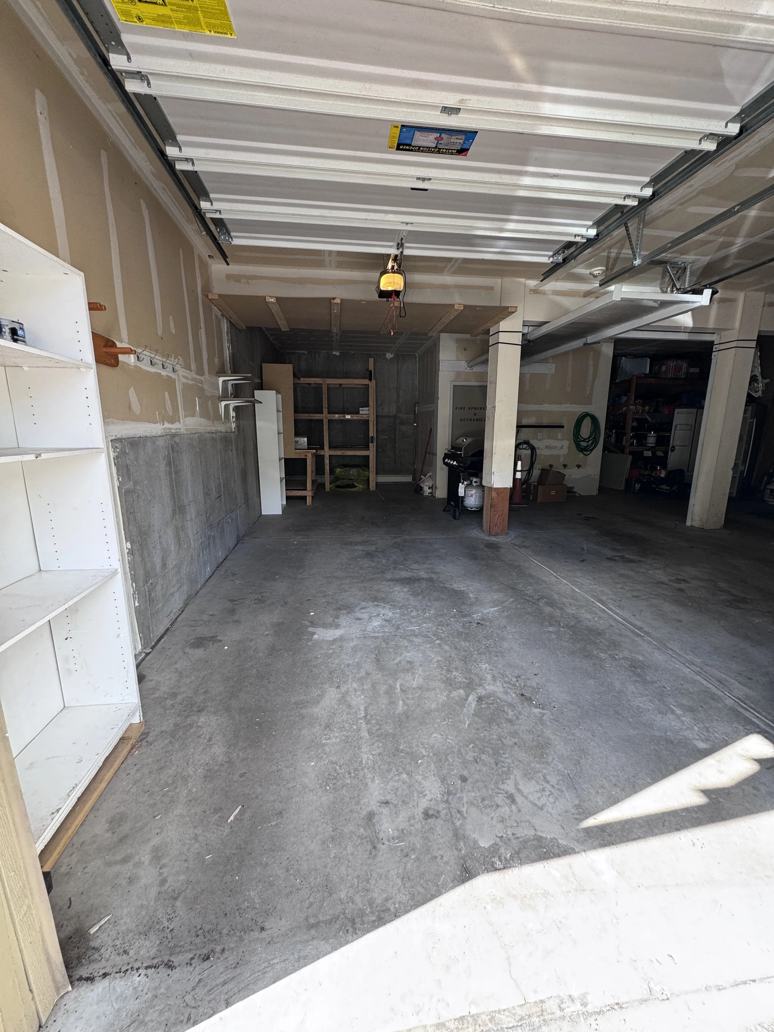 09 Garage 02.jpg